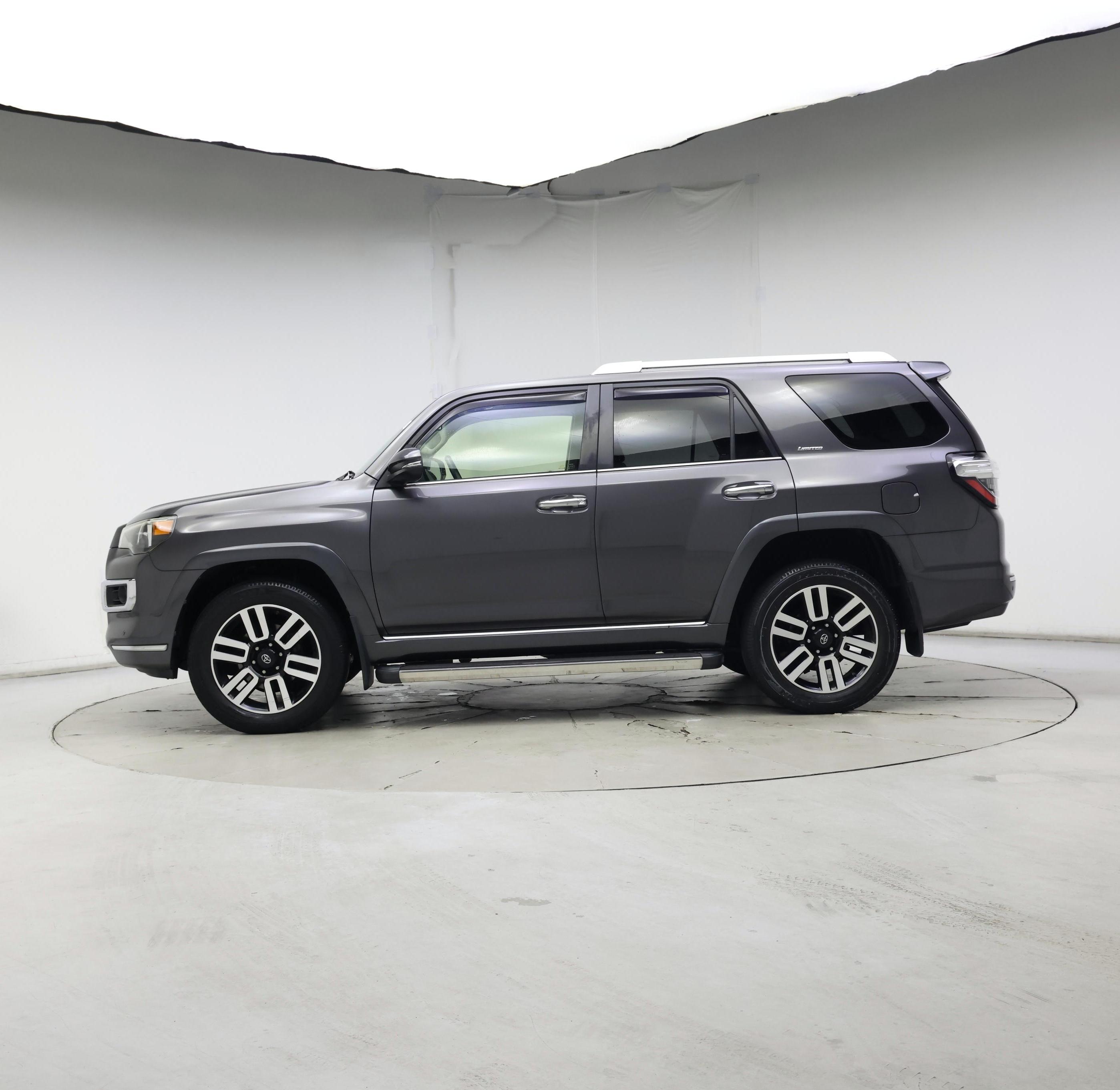 Thumbnail: 2016 Toyota 4Runner - 3