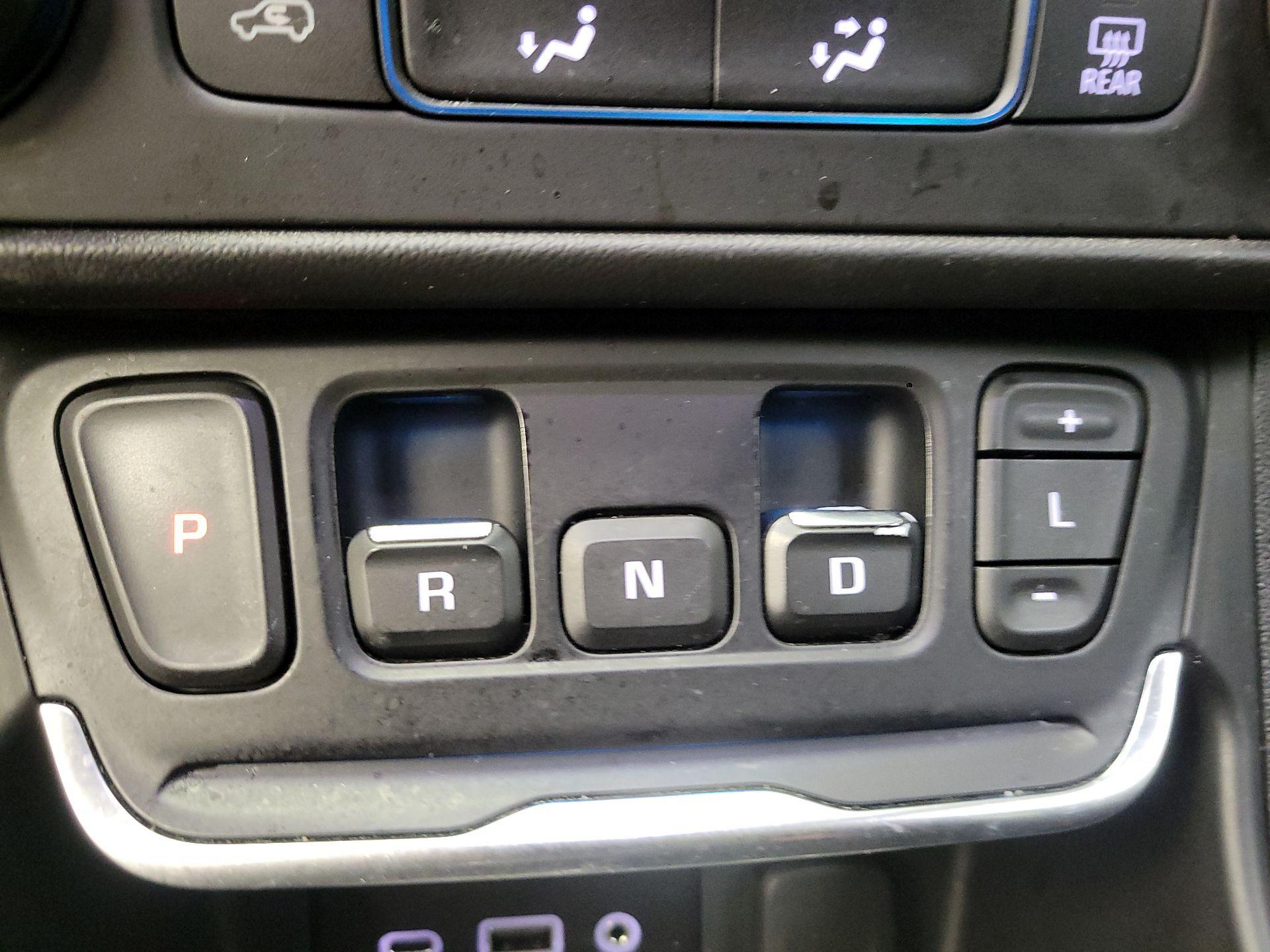 Thumbnail: 2019 GMC Terrain - 17