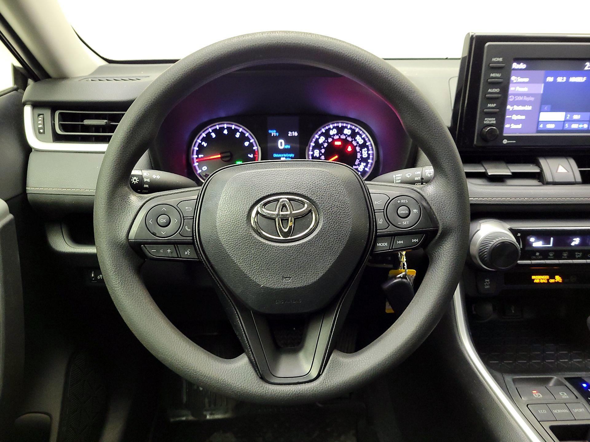 Thumbnail: 2020 Toyota RAV4 - 10