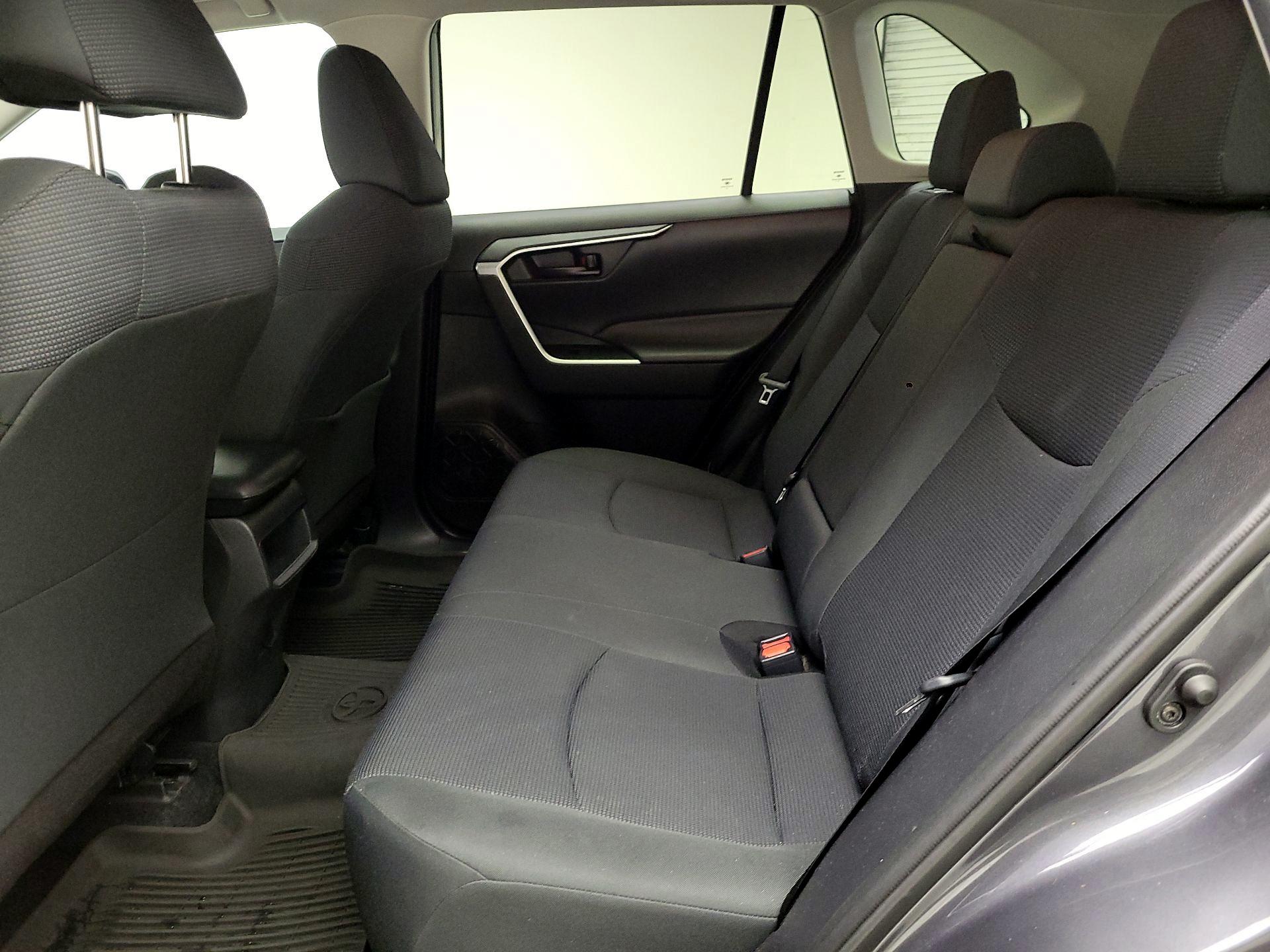 Thumbnail: 2020 Toyota RAV4 - 19