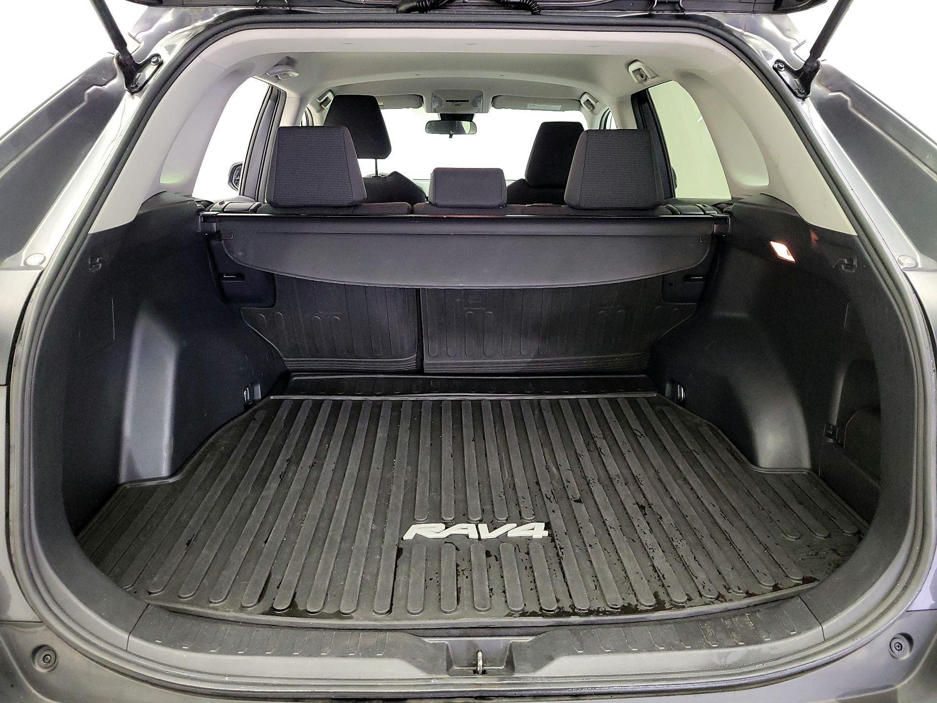 Thumbnail: 2020 Toyota RAV4 - 20