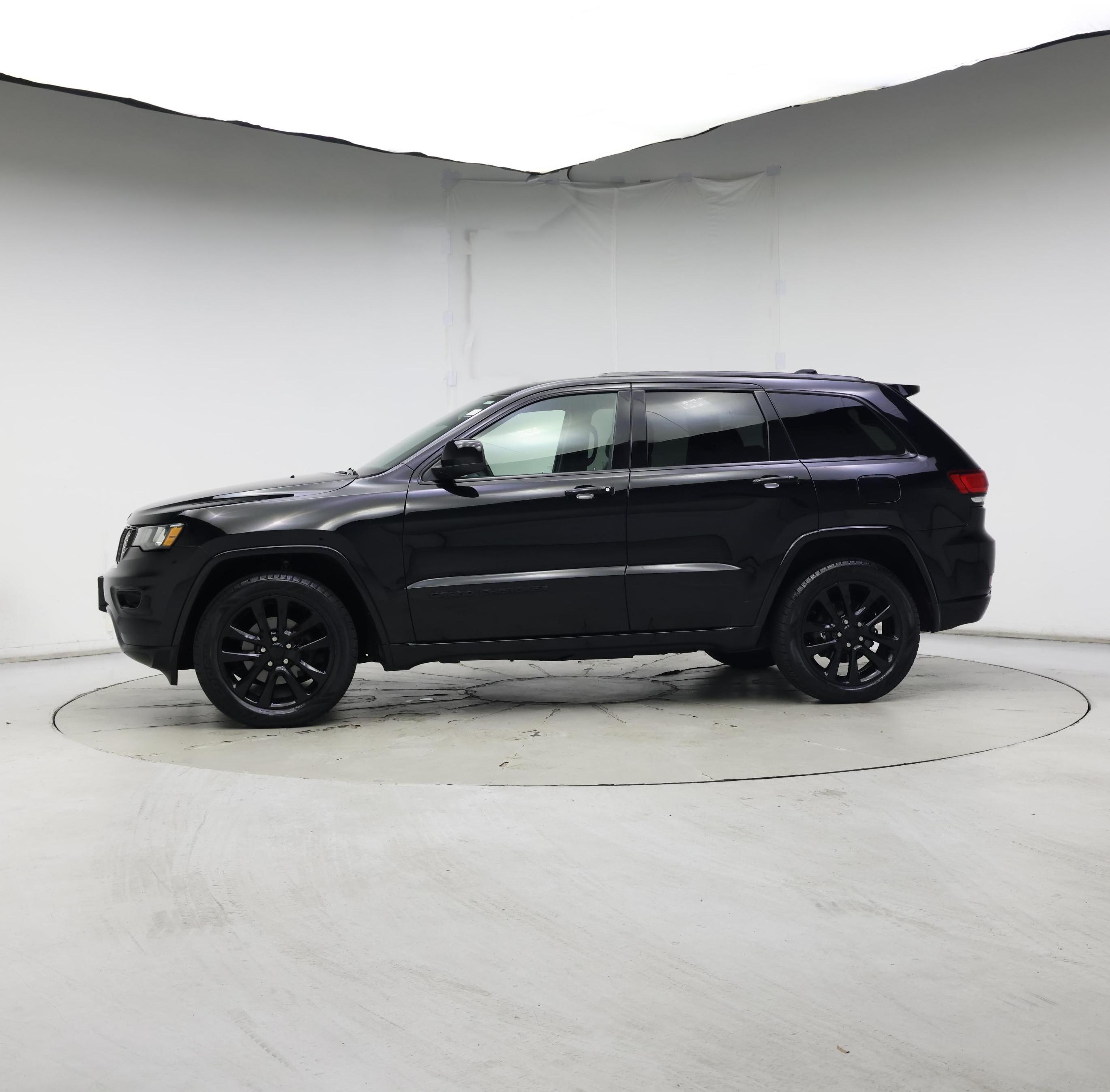 Thumbnail: 2020 Jeep Grand Cherokee - 3