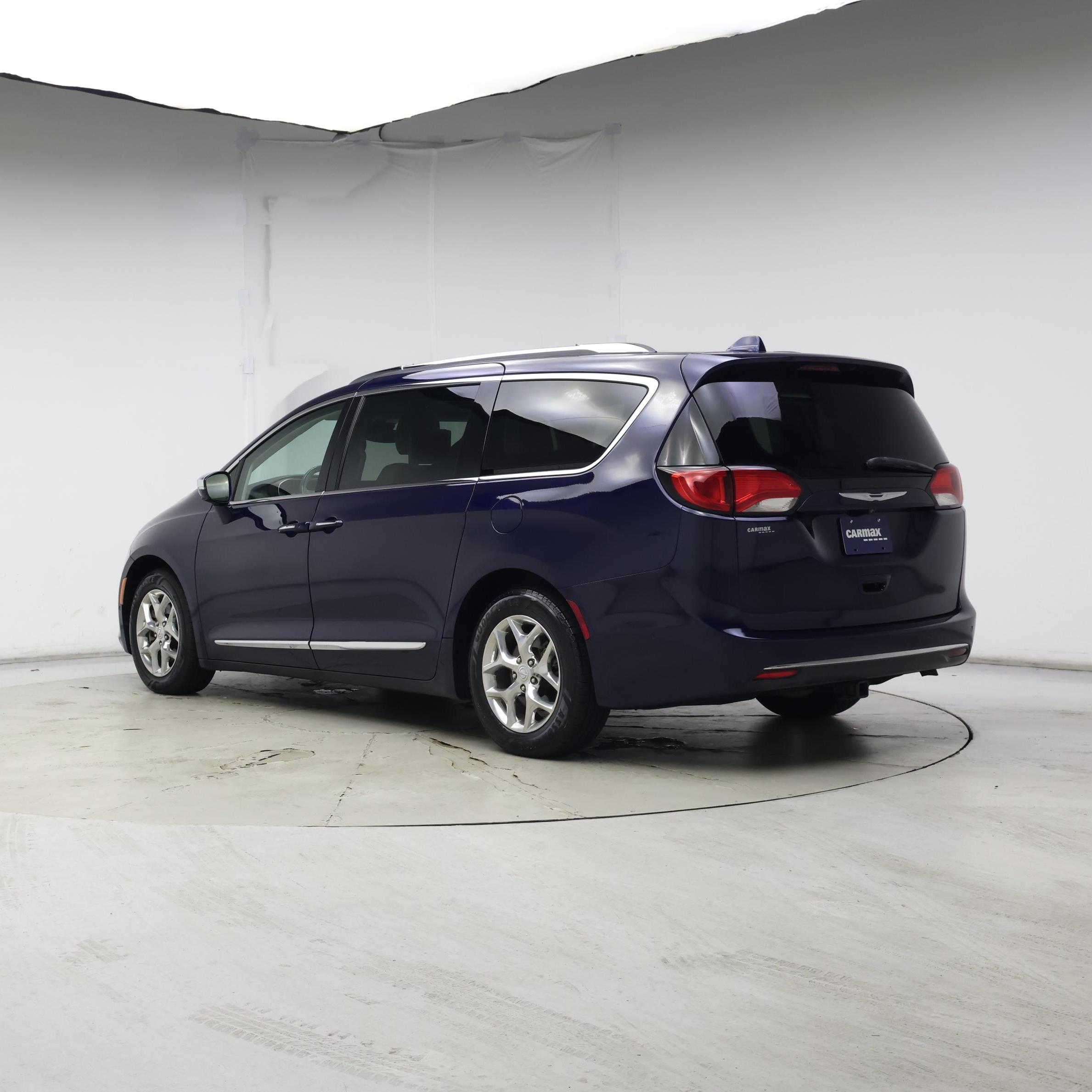 Thumbnail: 2018 Chrysler Pacifica - 2