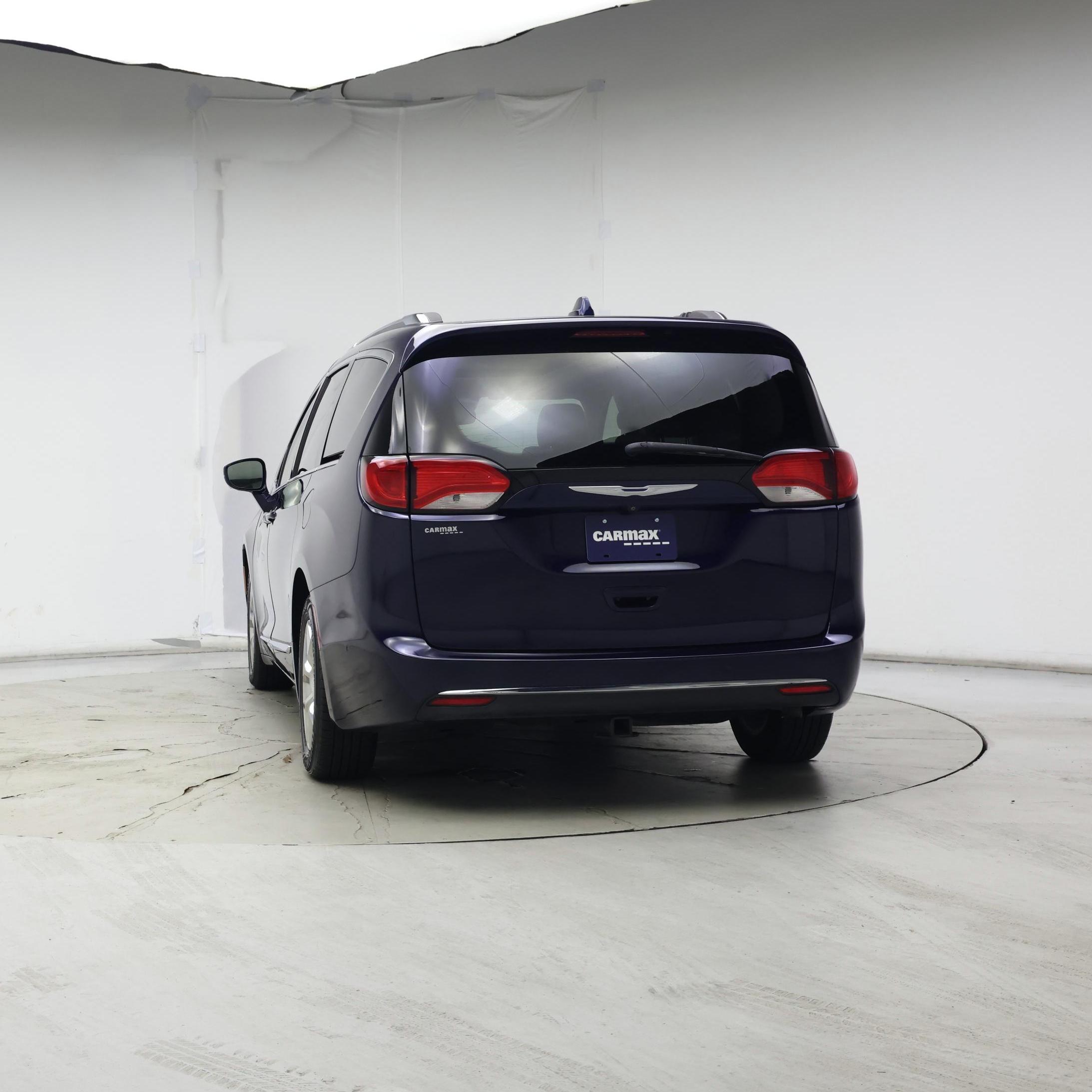 Thumbnail: 2018 Chrysler Pacifica - 6