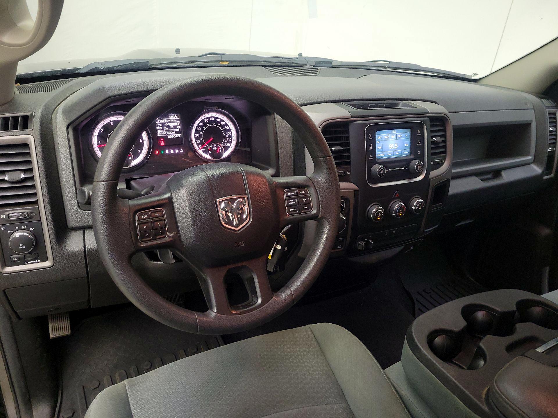 Thumbnail: 2019 RAM 1500 Classic - 9