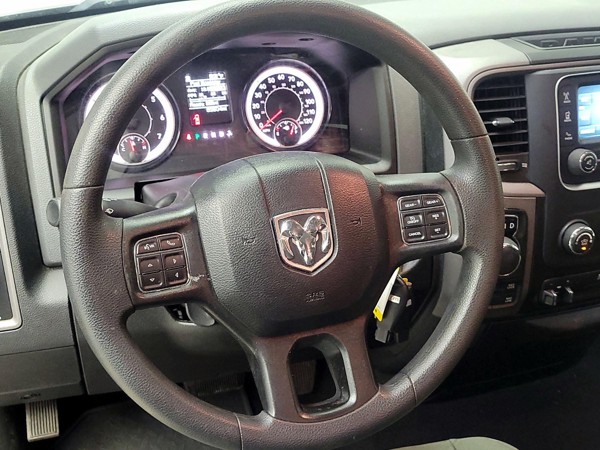 Thumbnail: 2019 RAM 1500 Classic - 10
