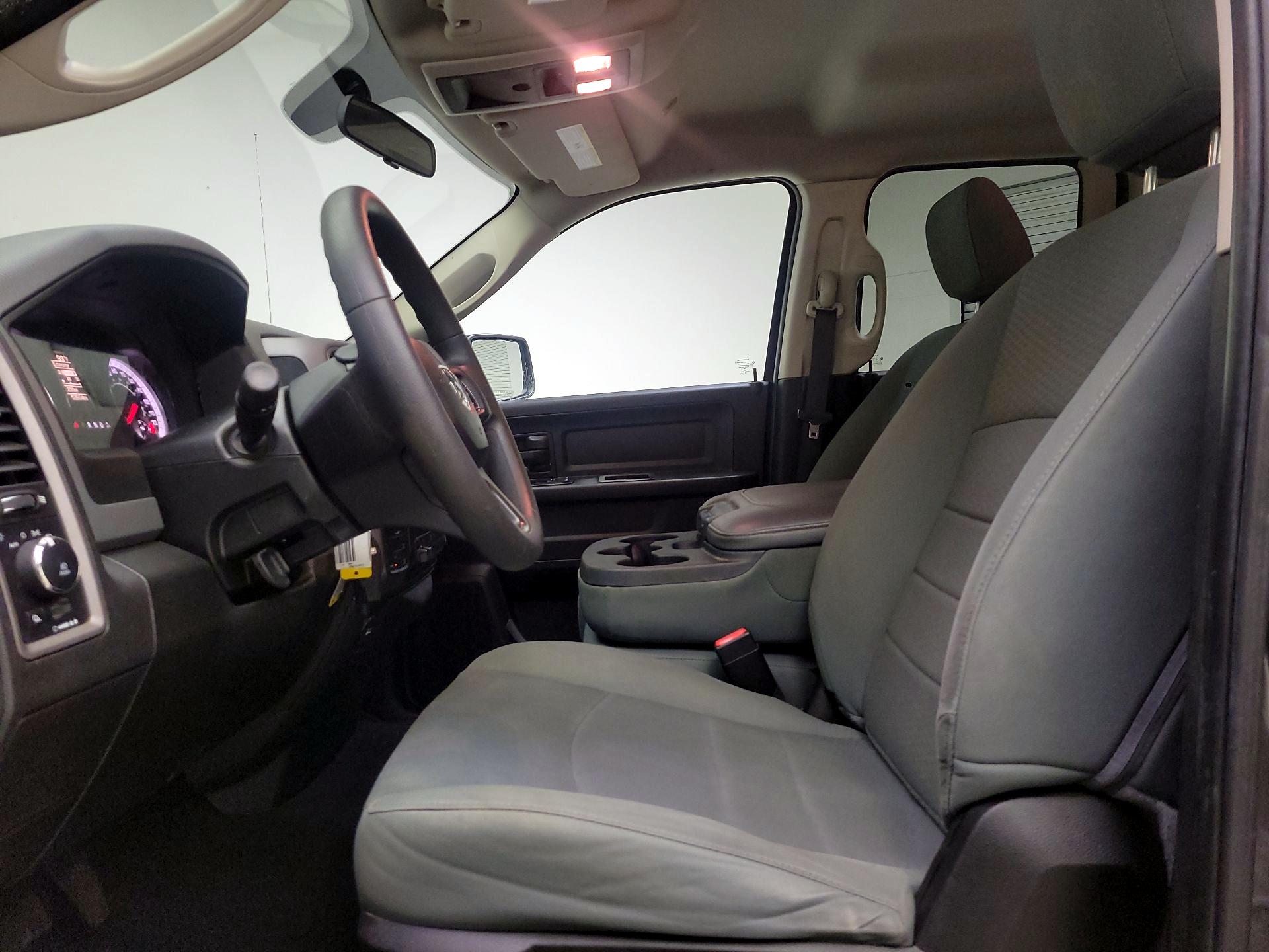 Thumbnail: 2019 RAM 1500 Classic - 11