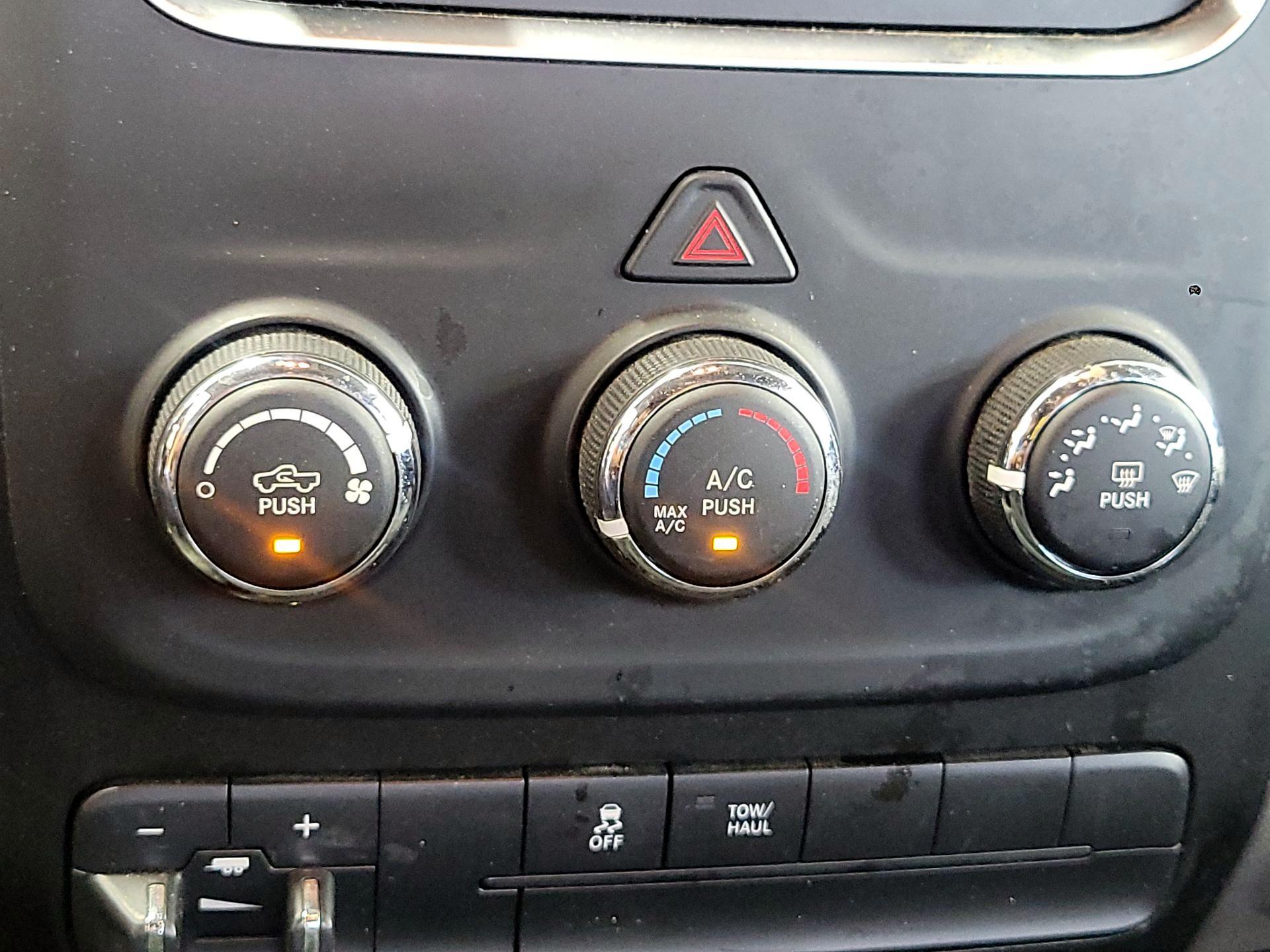 Thumbnail: 2019 RAM 1500 Classic - 16