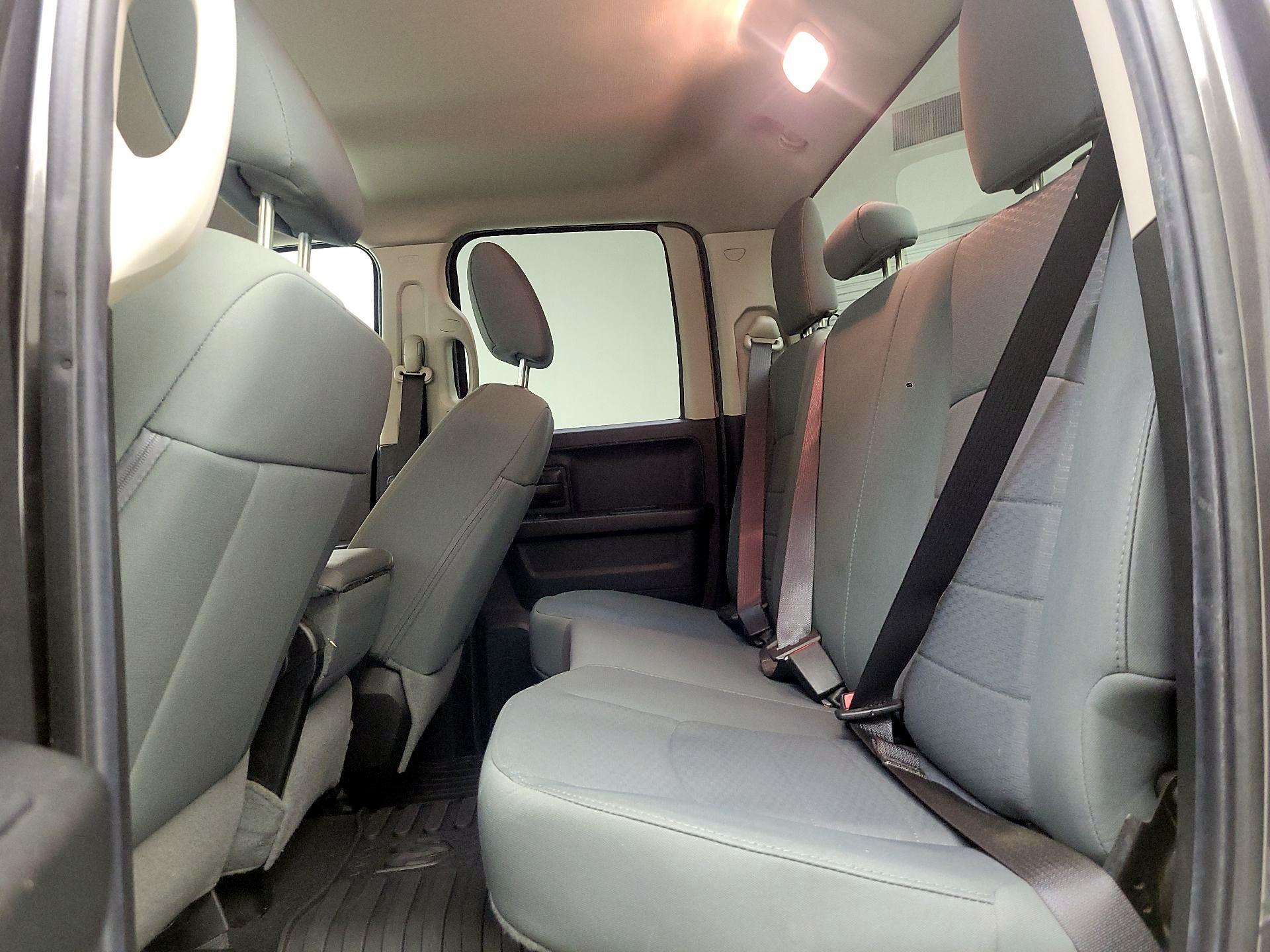 Thumbnail: 2019 RAM 1500 Classic - 19