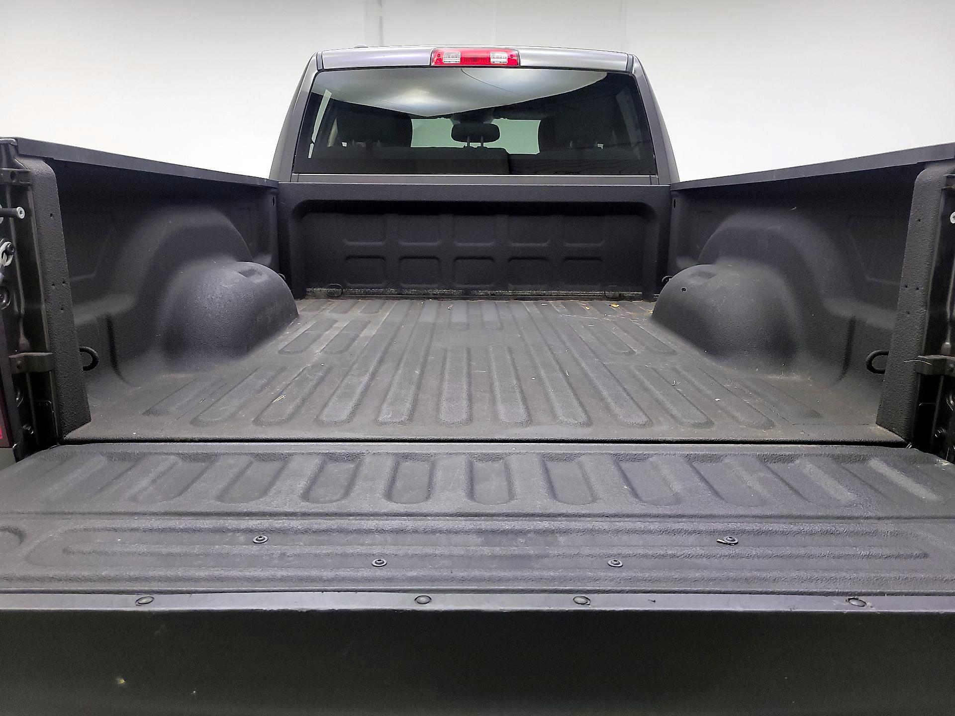 Thumbnail: 2019 RAM 1500 Classic - 20