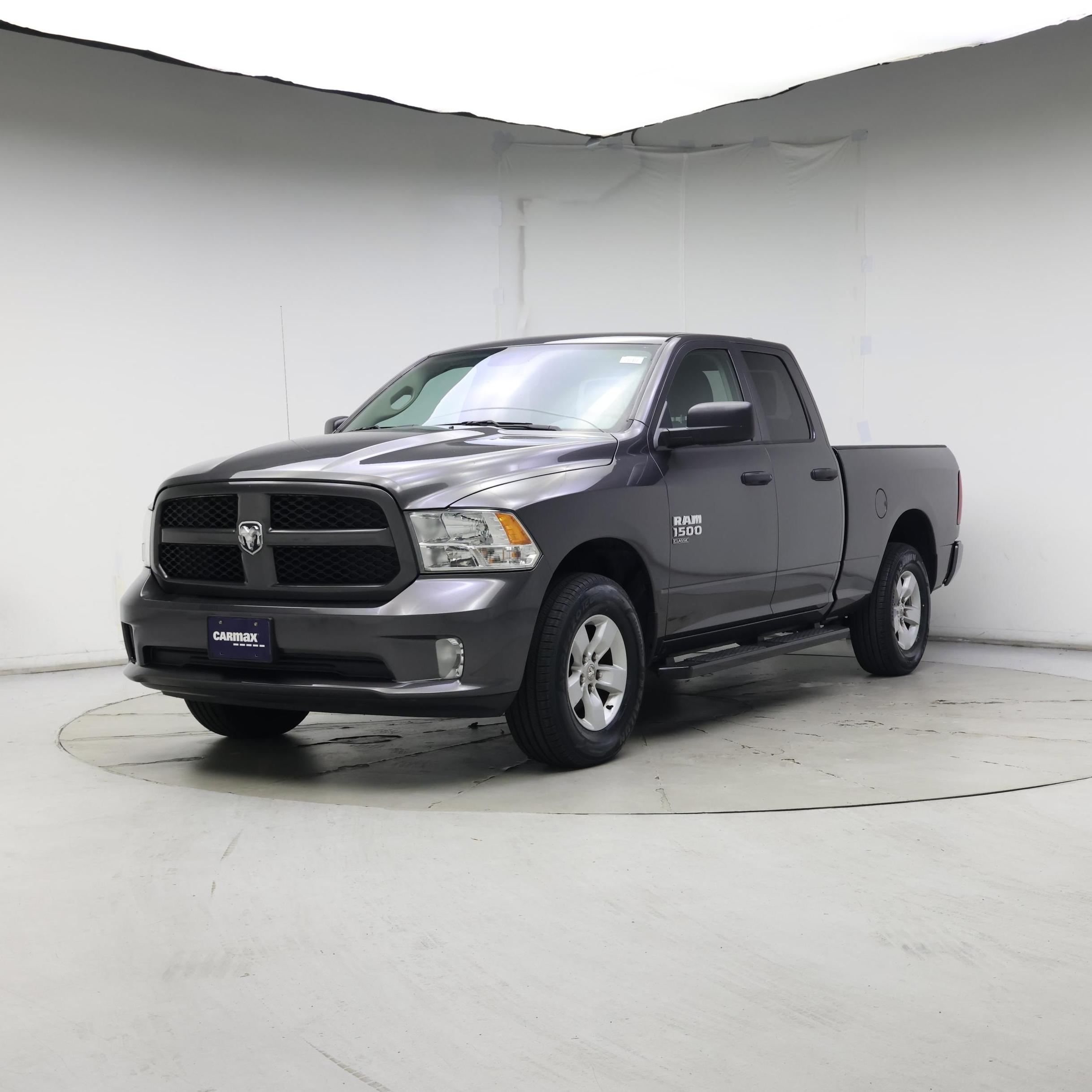 Thumbnail: 2019 RAM 1500 Classic - 4