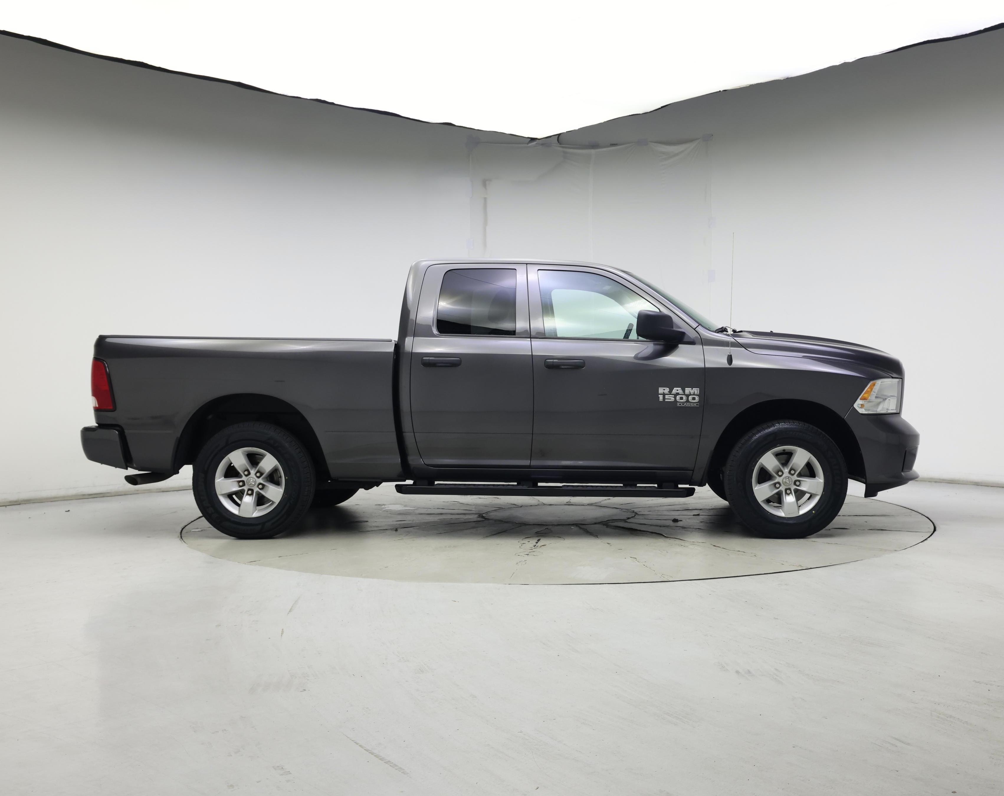 Thumbnail: 2019 RAM 1500 Classic - 7