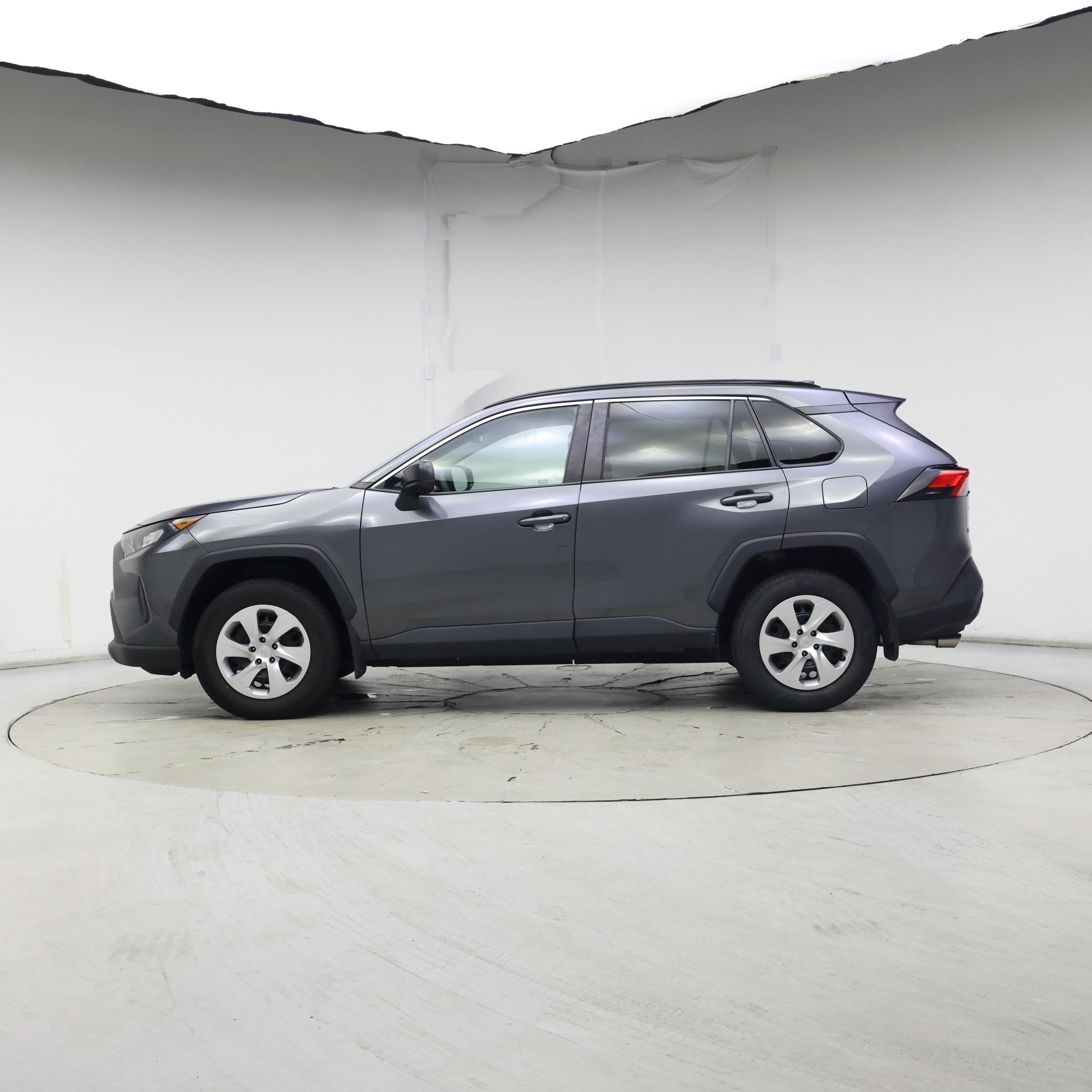 Thumbnail: 2021 Toyota RAV4 - 3