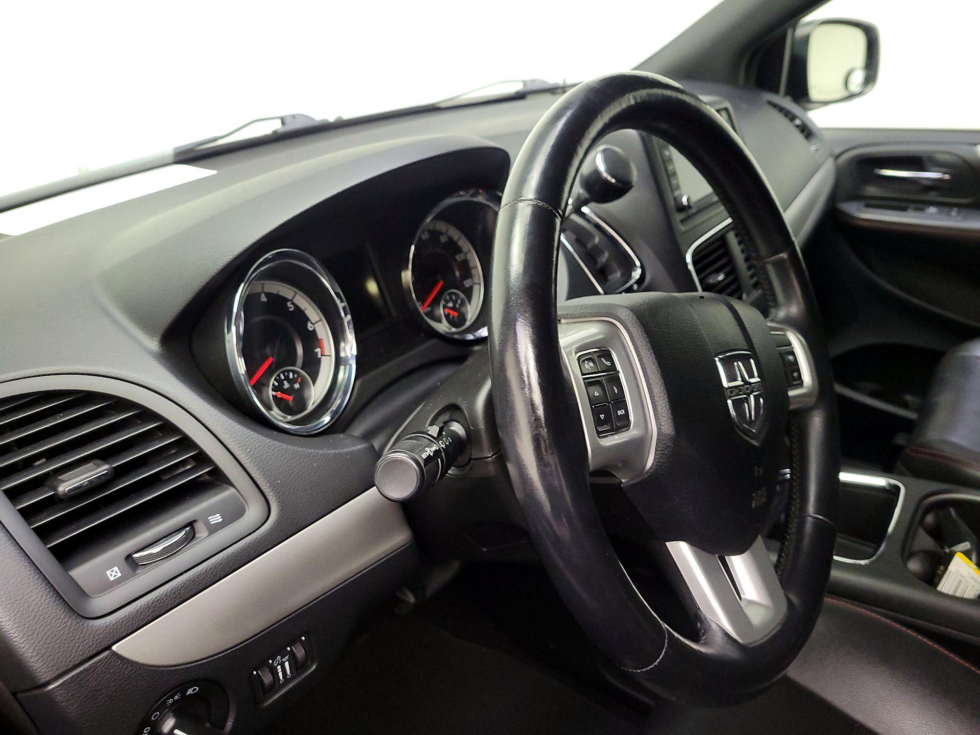 Thumbnail: 2018 Dodge Grand Caravan - 9