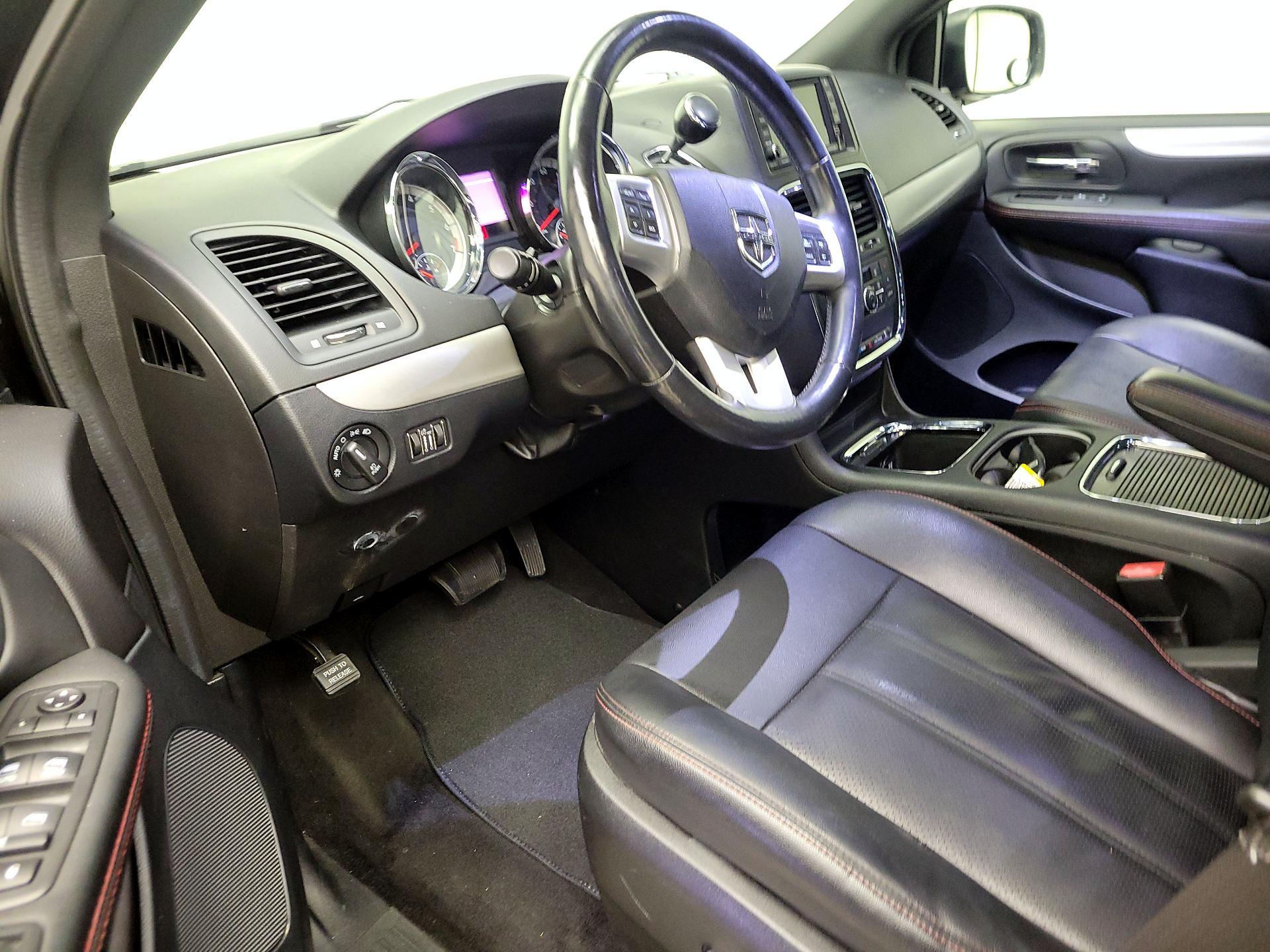 Thumbnail: 2018 Dodge Grand Caravan - 11