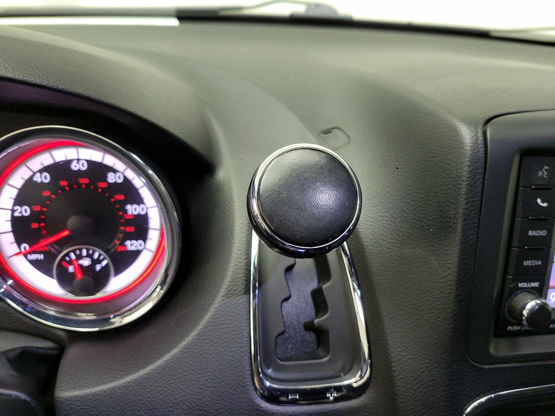 Thumbnail: 2018 Dodge Grand Caravan - 17