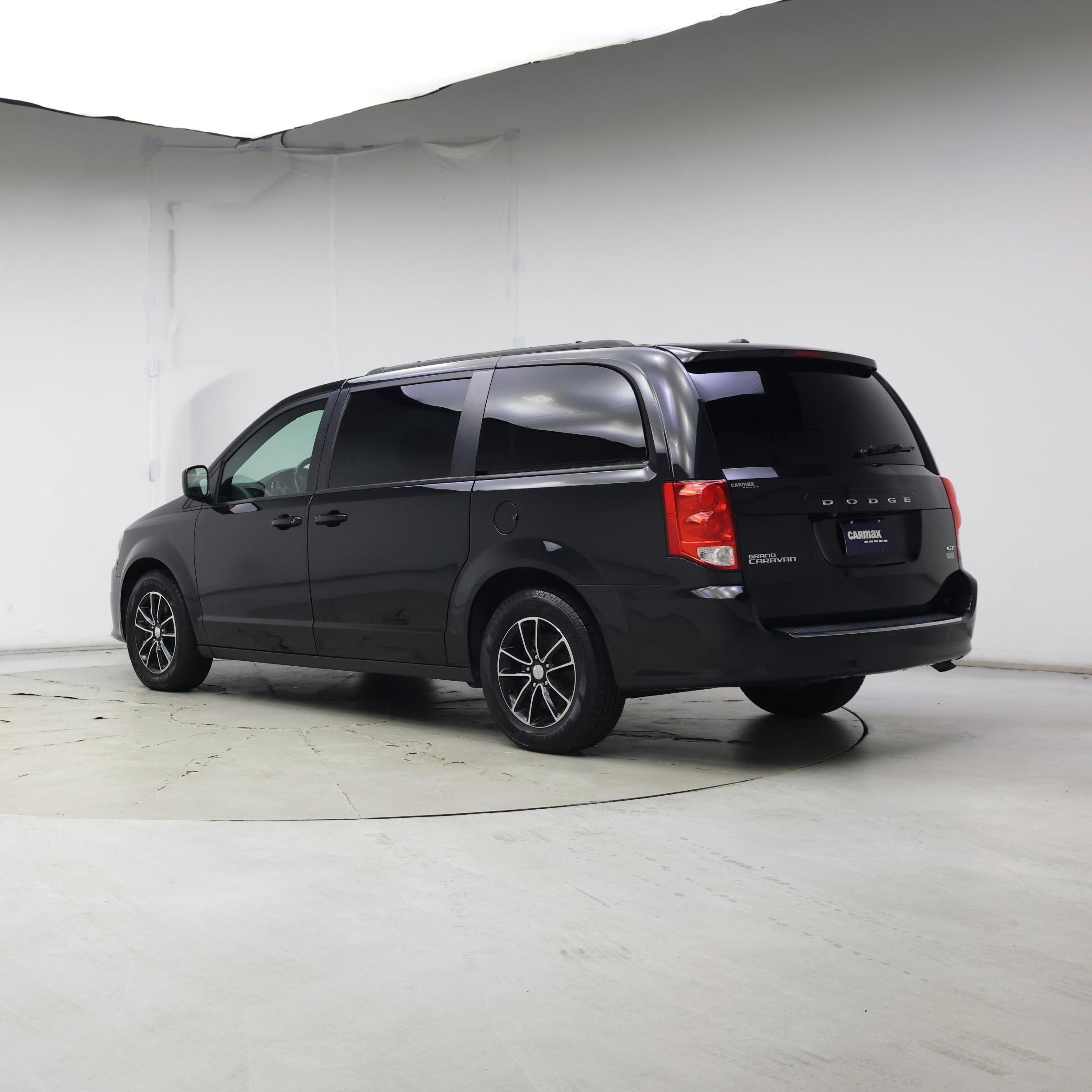 Thumbnail: 2018 Dodge Grand Caravan - 2