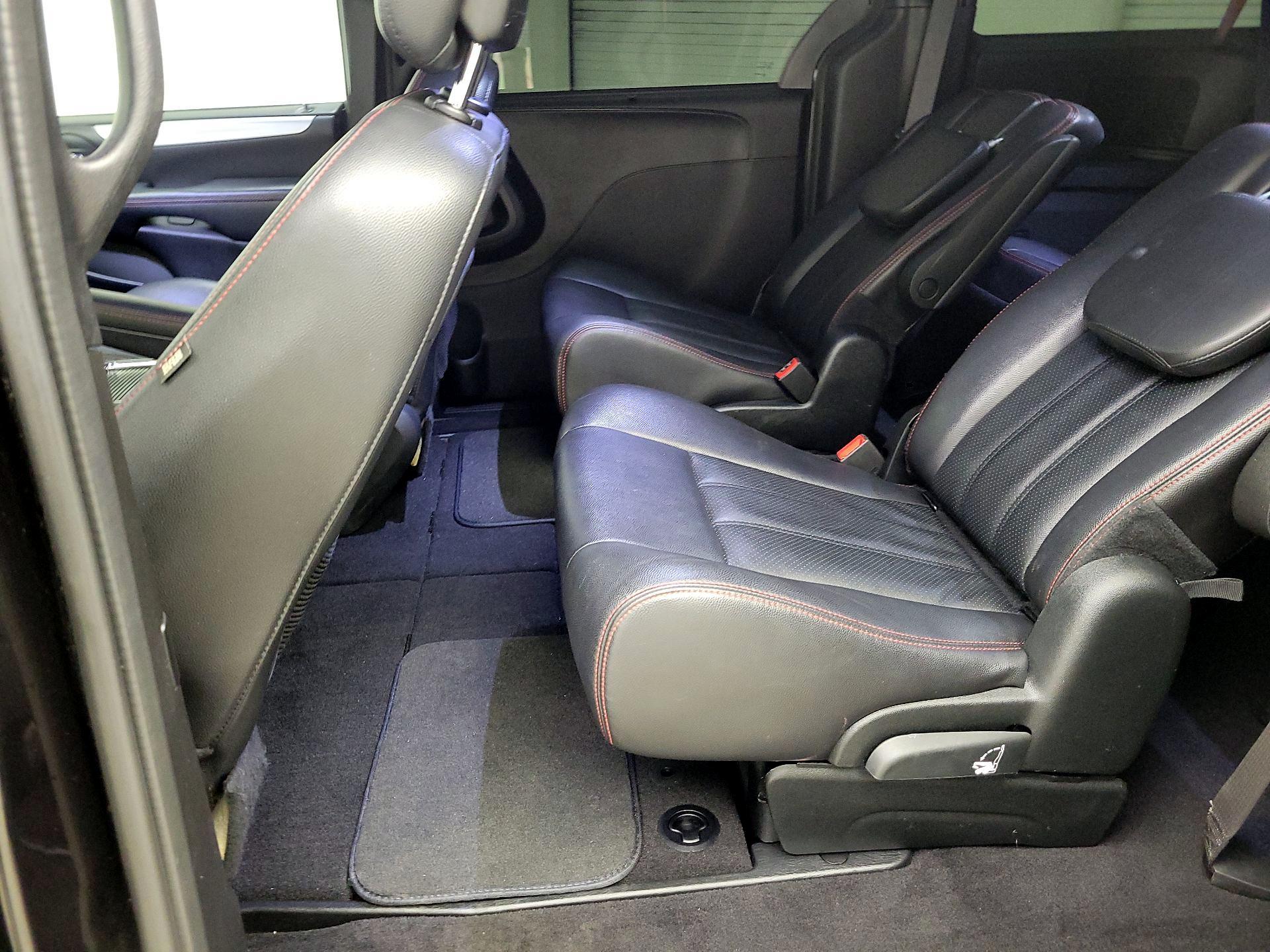 Thumbnail: 2018 Dodge Grand Caravan - 19