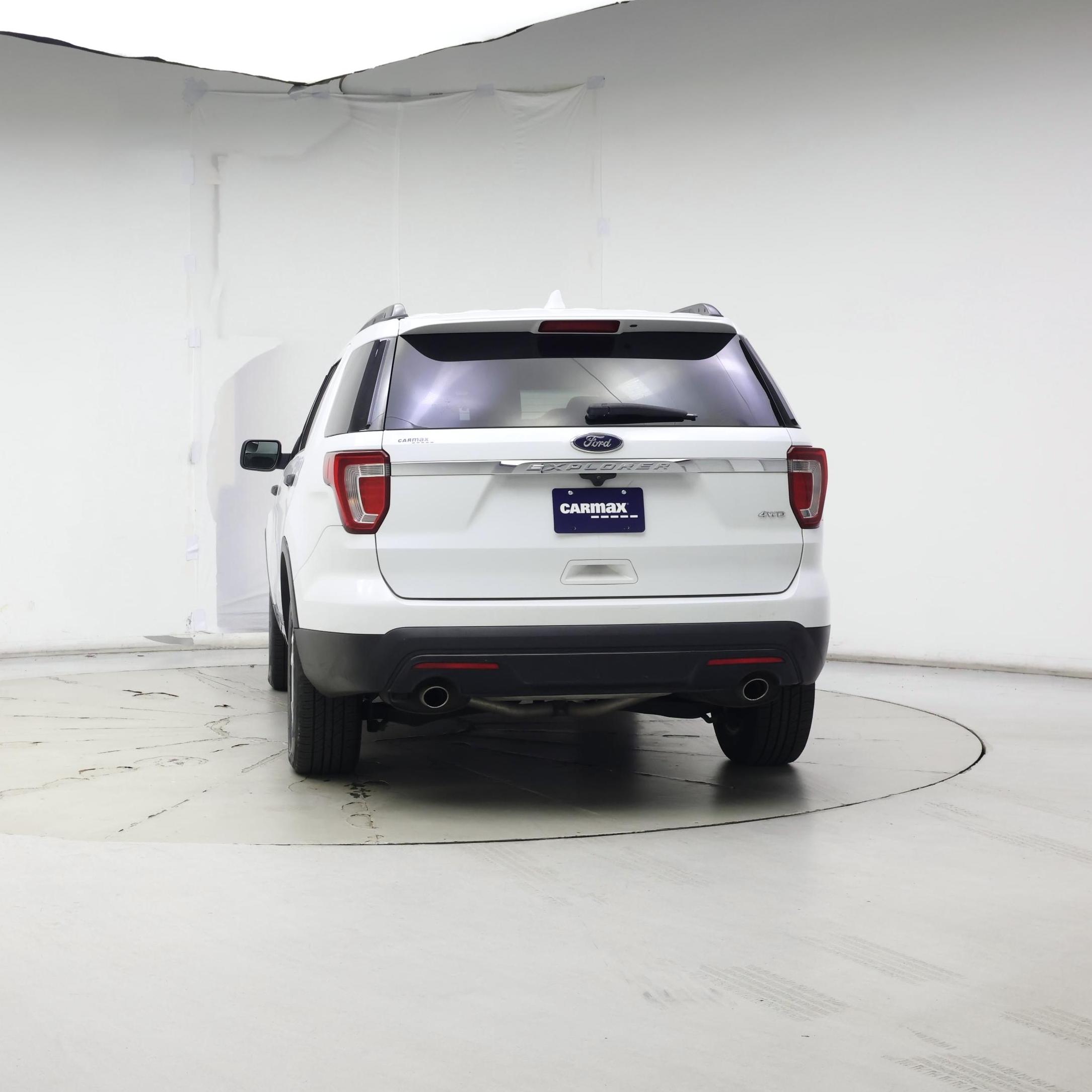 Thumbnail: 2016 Ford Explorer - 6