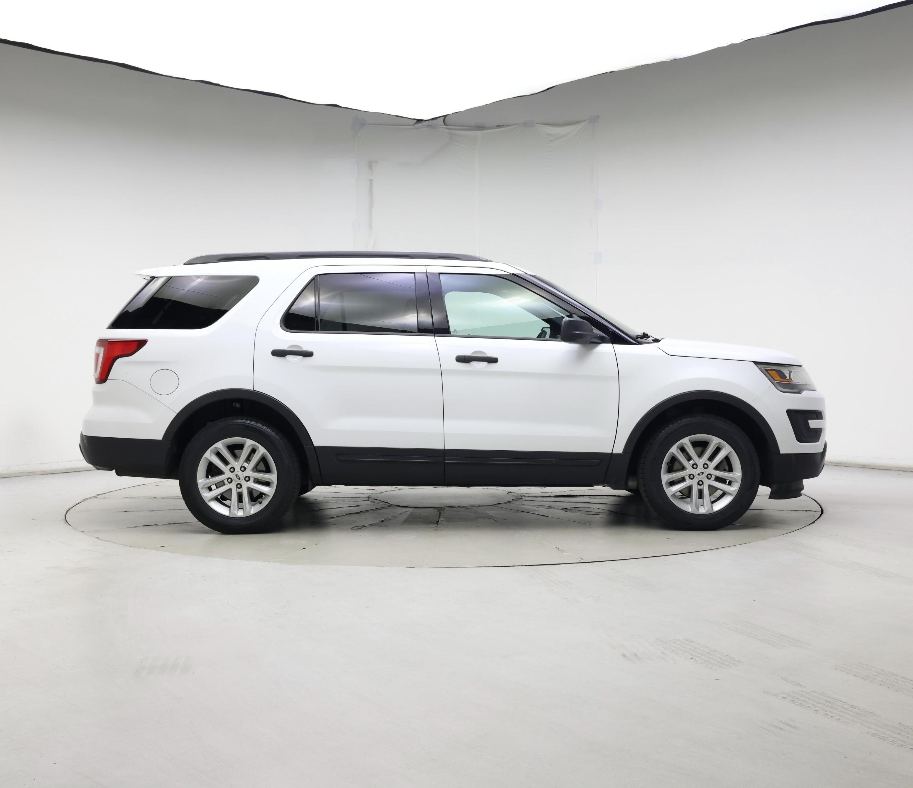 Thumbnail: 2016 Ford Explorer - 7