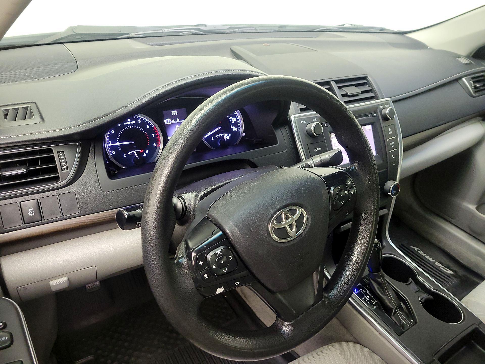 Thumbnail: 2017 Toyota Camry - 9