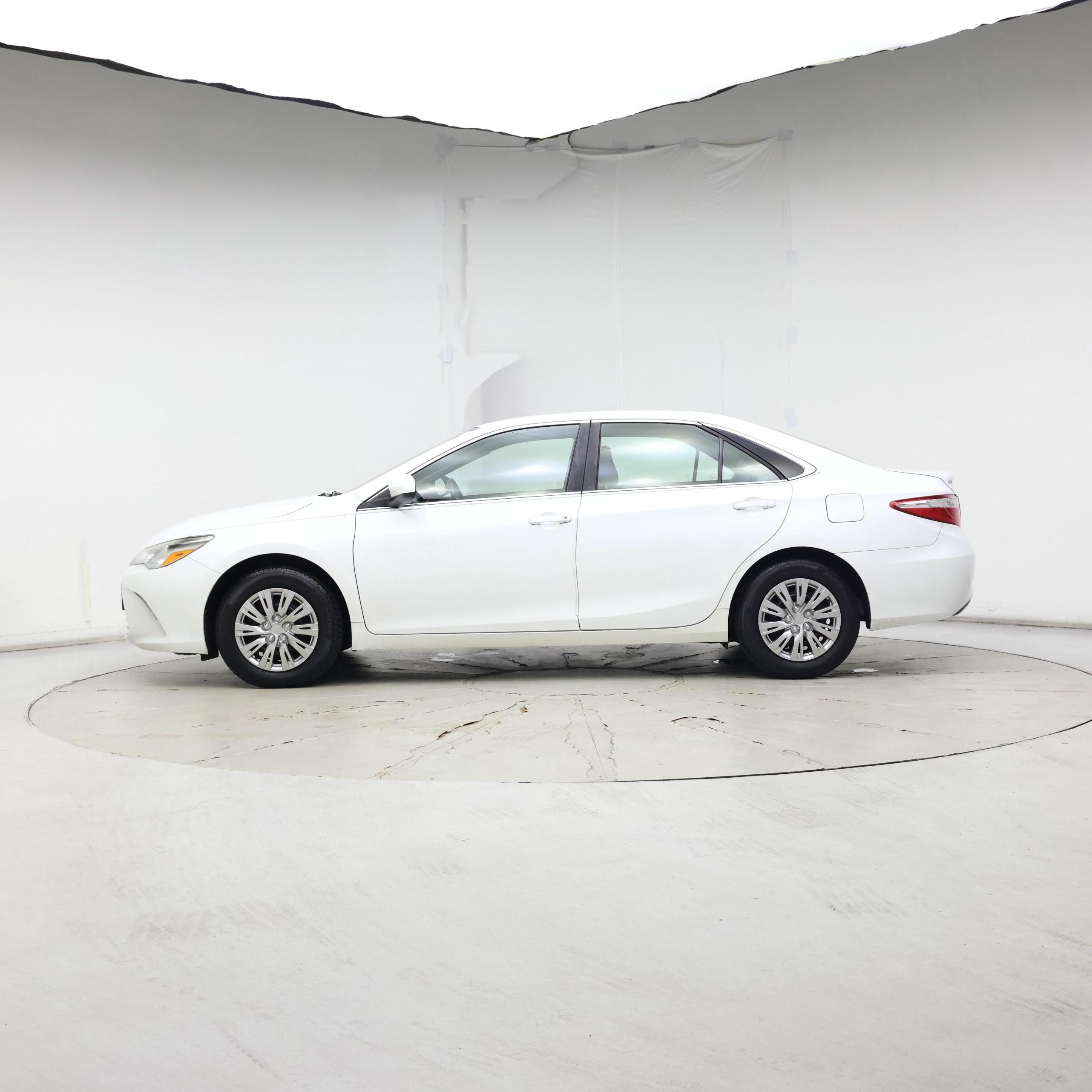 Thumbnail: 2017 Toyota Camry - 3