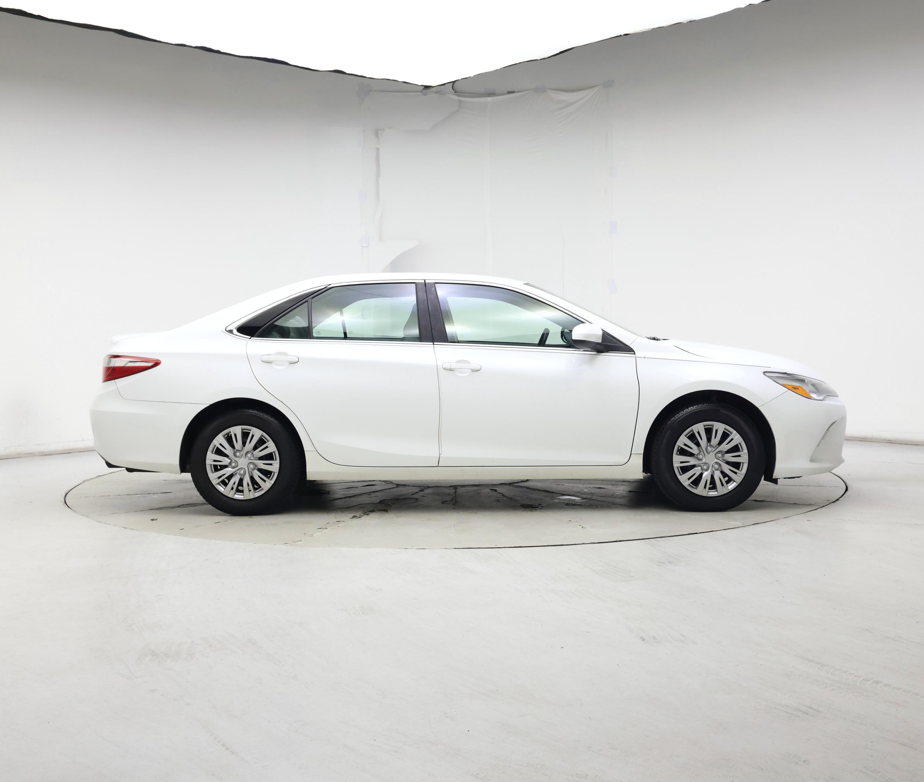 Thumbnail: 2017 Toyota Camry - 7