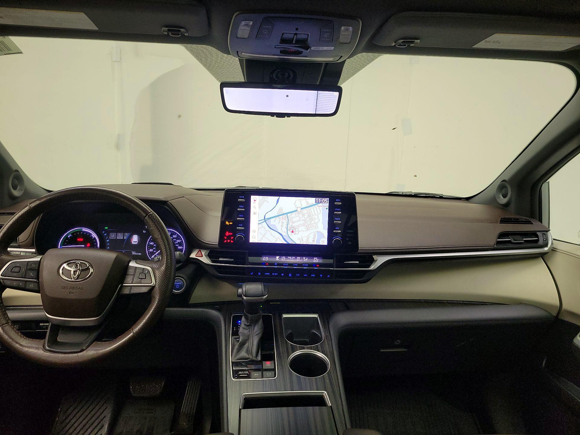 Thumbnail: 2021 Toyota Sienna - 9