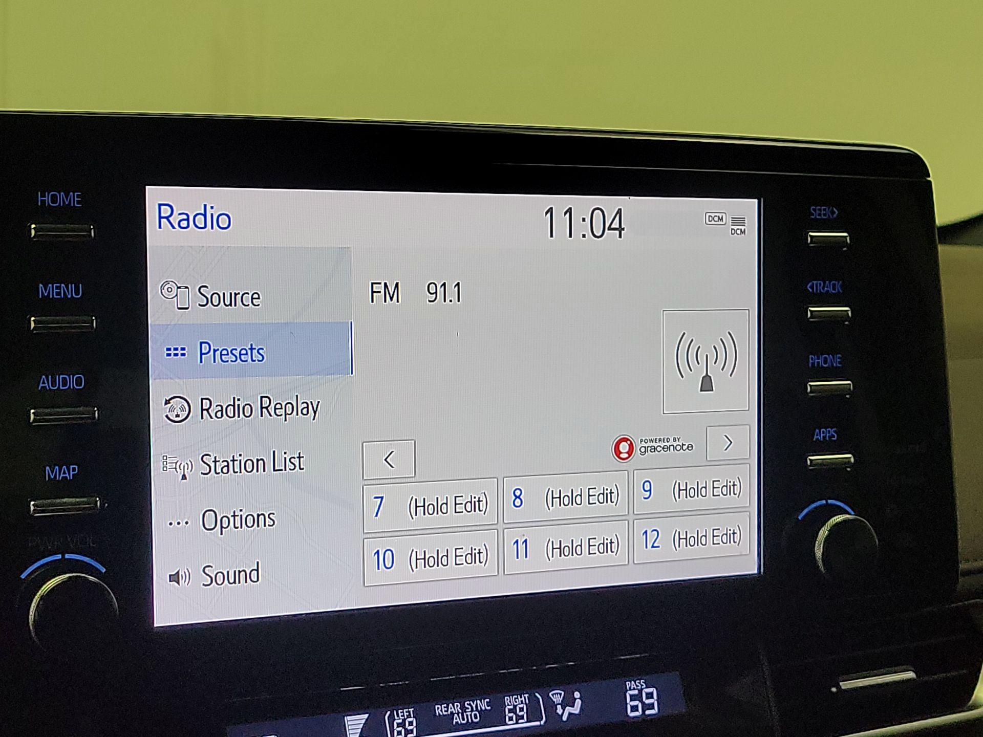 Thumbnail: 2021 Toyota Sienna - 16