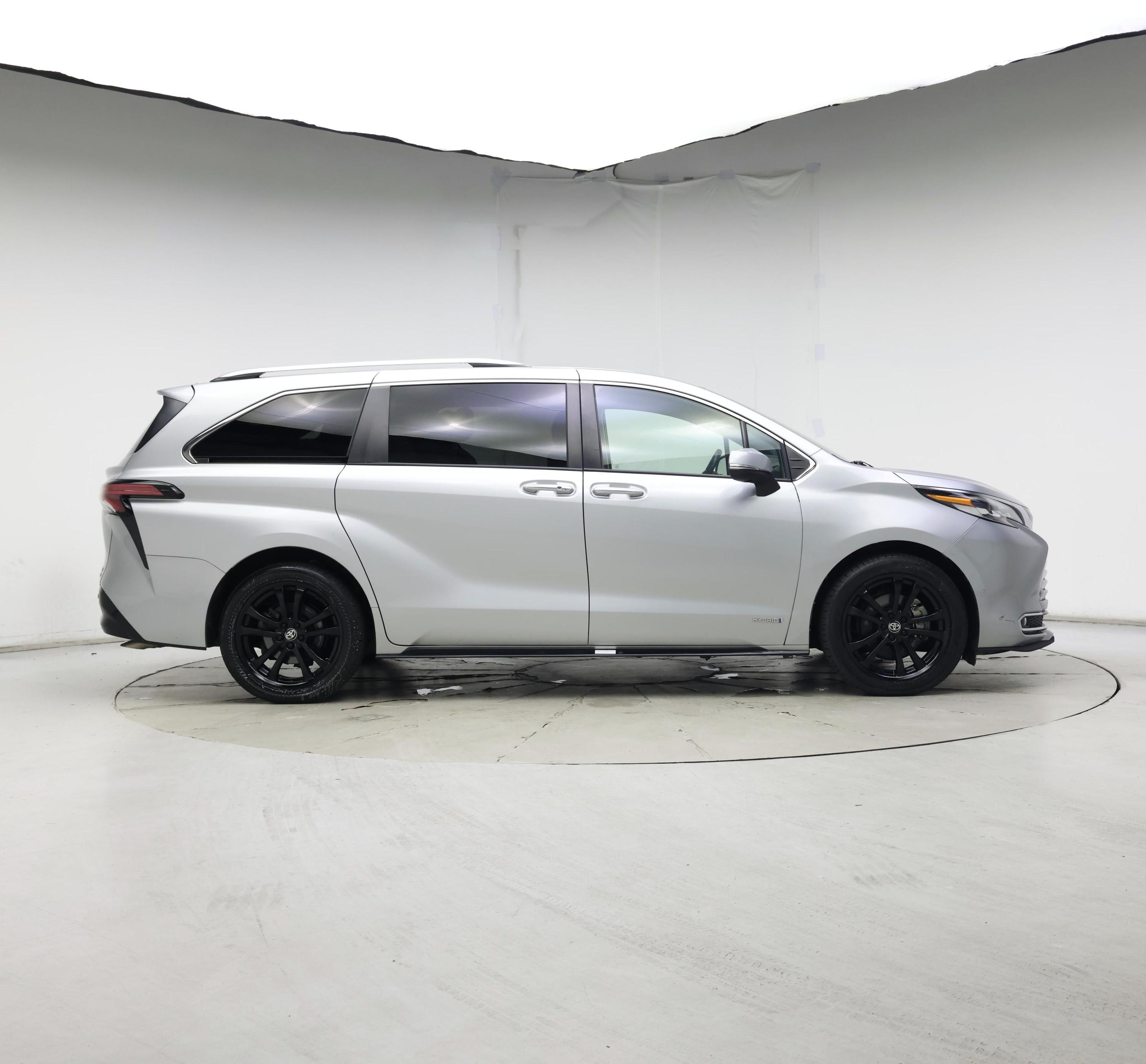 Thumbnail: 2021 Toyota Sienna - 7