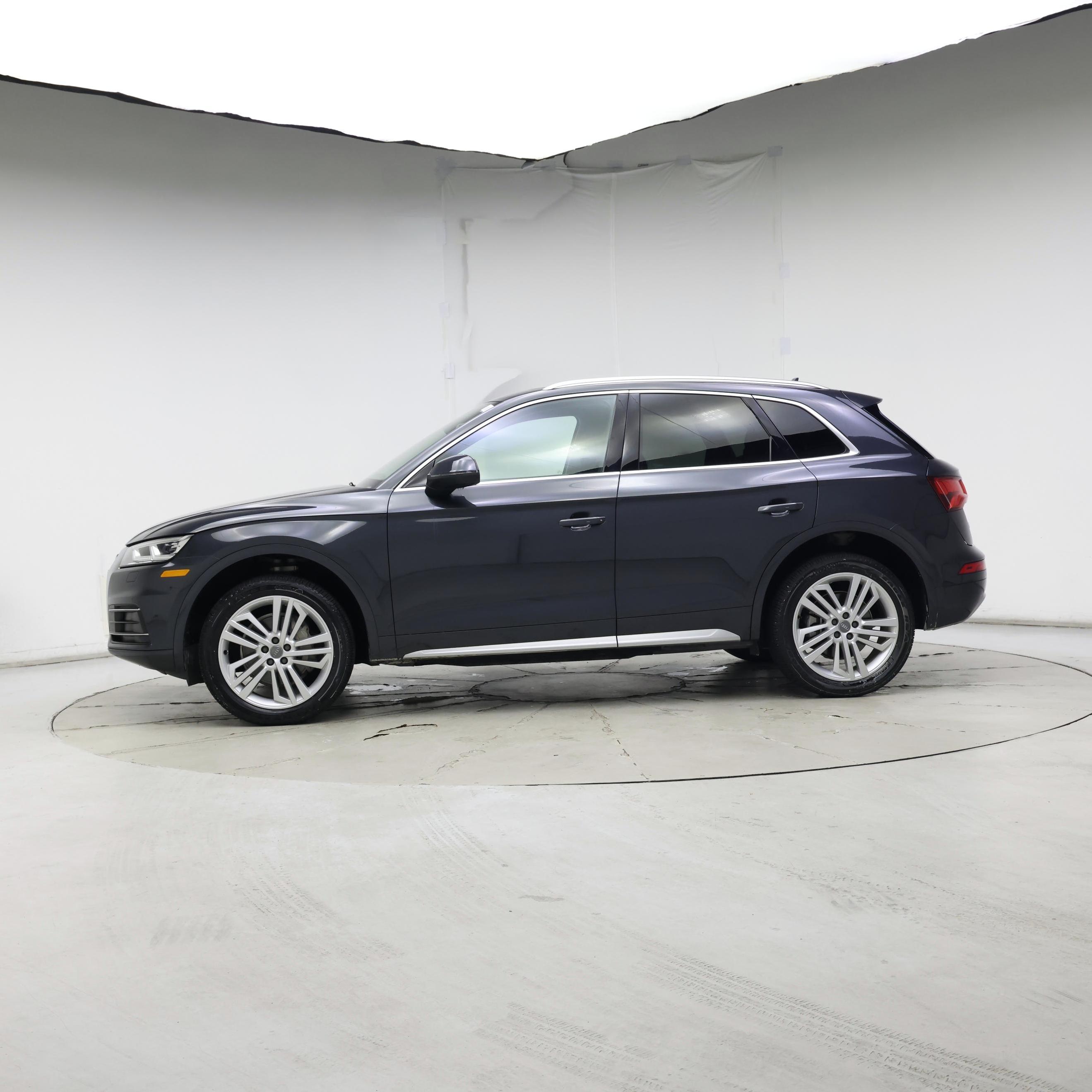 Thumbnail: 2020 Audi Q5 - 3