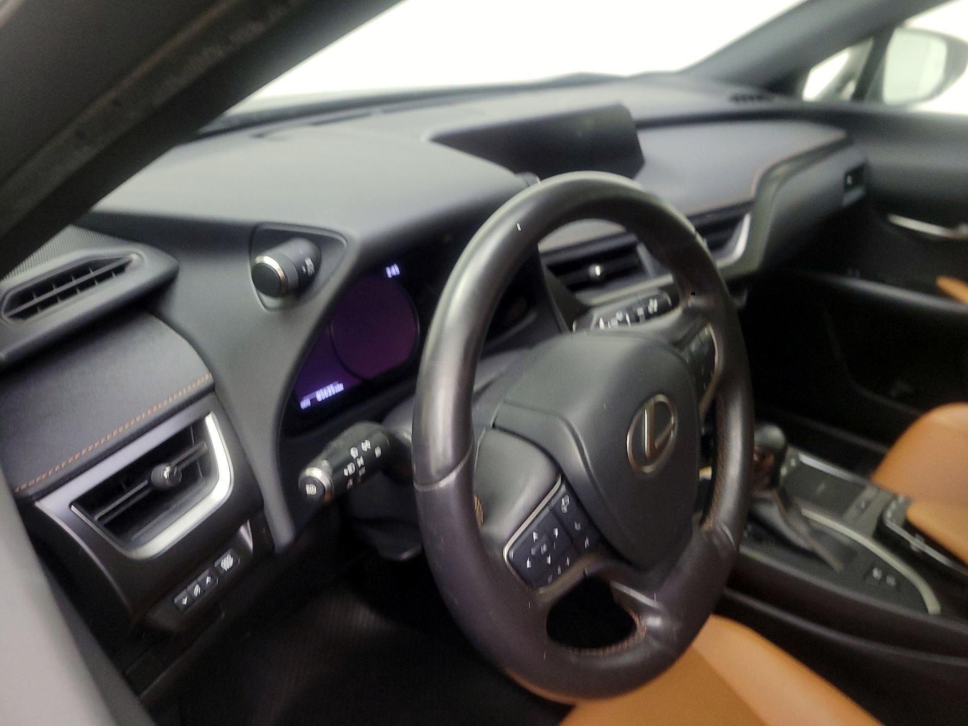 Thumbnail: 2021 Lexus UX - 9