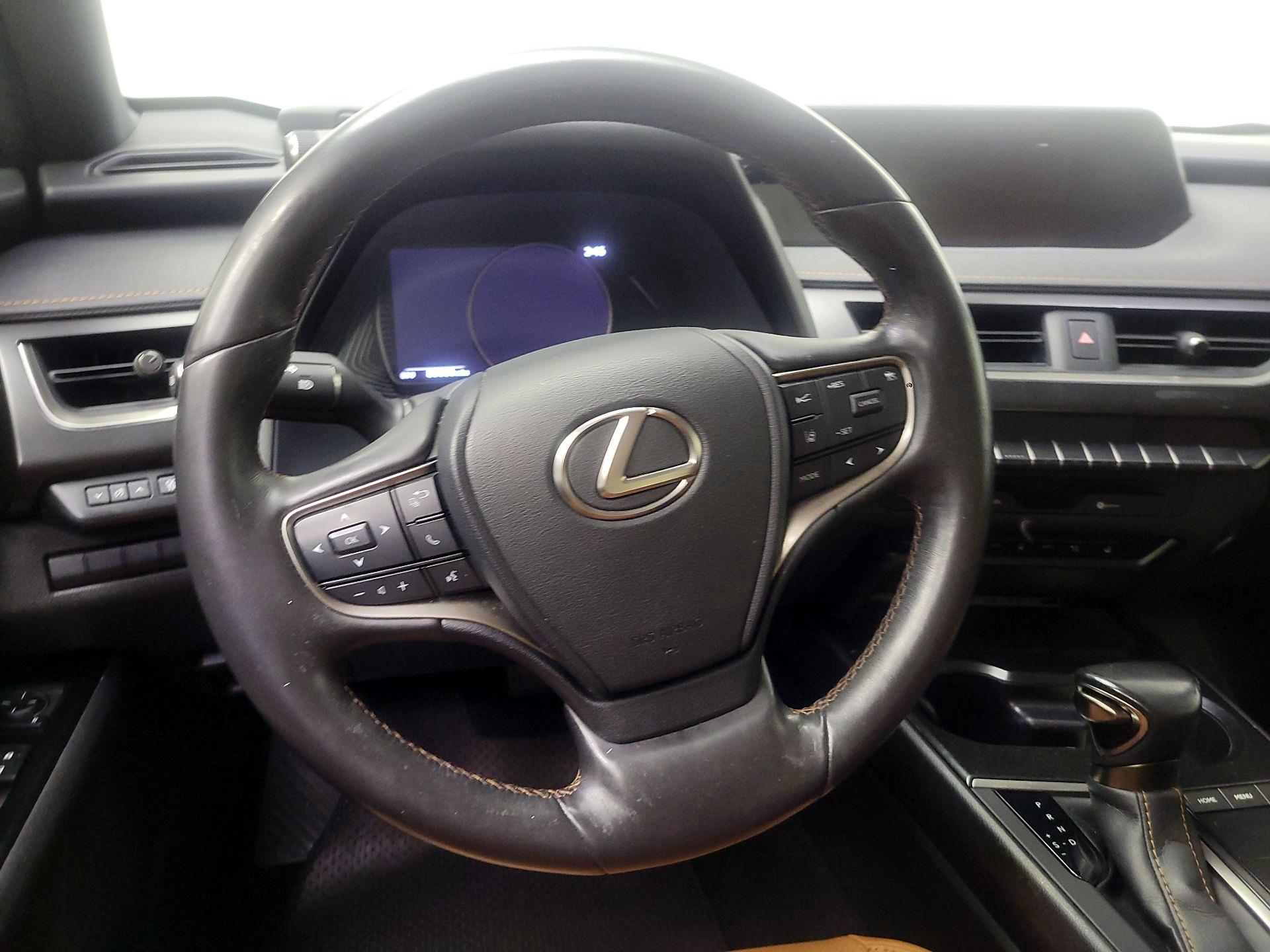 Thumbnail: 2021 Lexus UX - 10