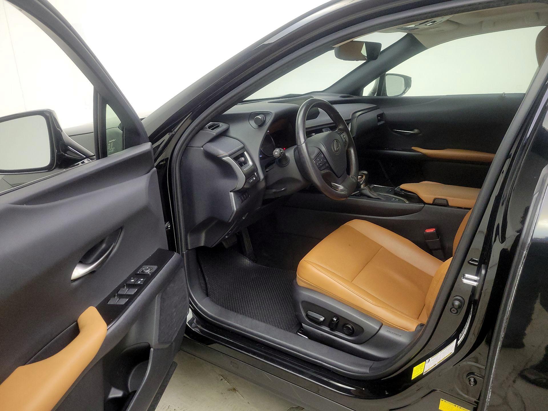 Thumbnail: 2021 Lexus UX - 11