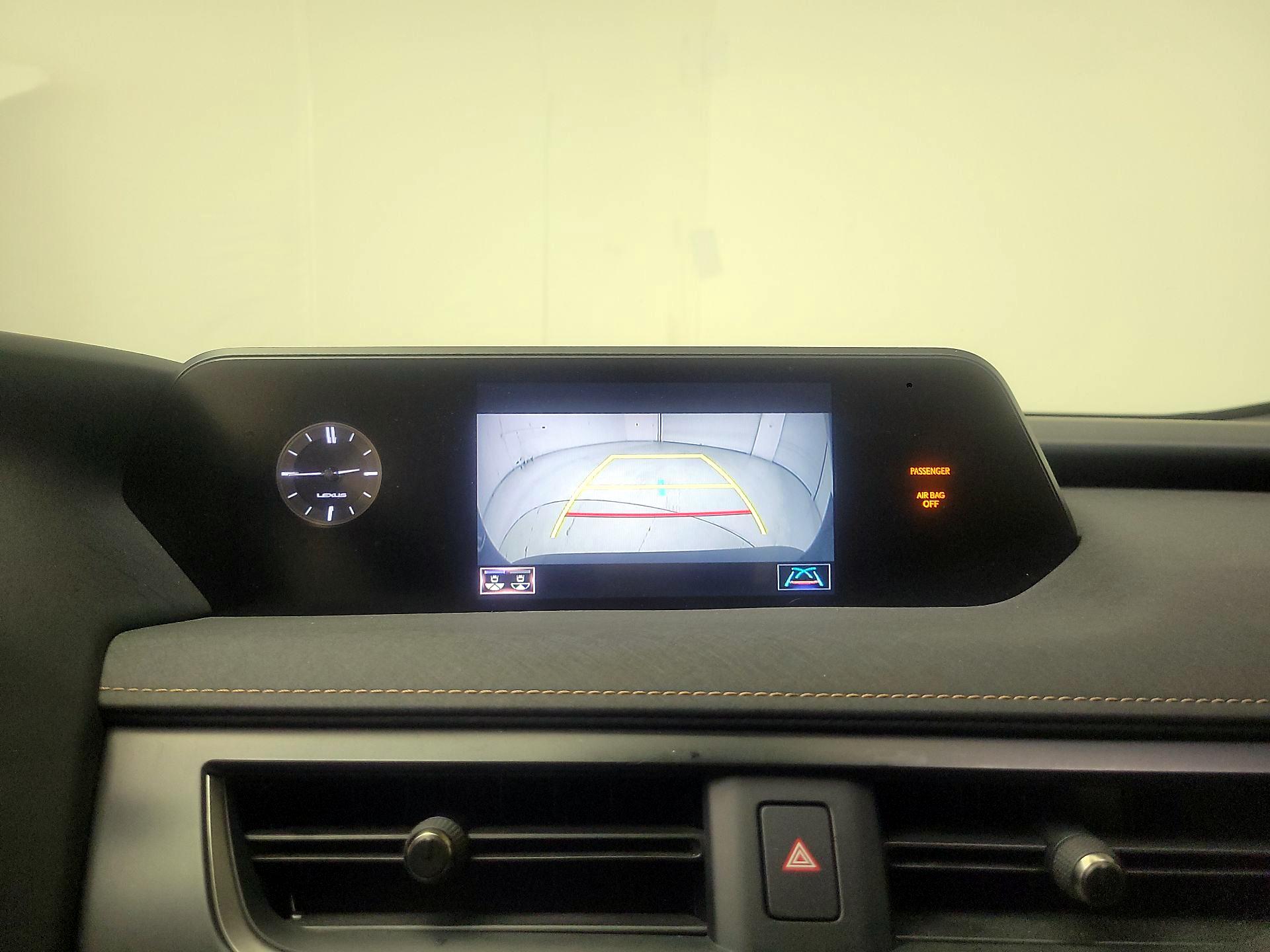 Thumbnail: 2021 Lexus UX - 14