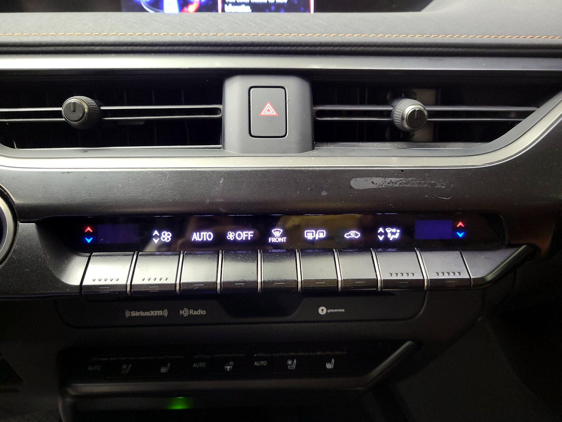 Thumbnail: 2021 Lexus UX - 16