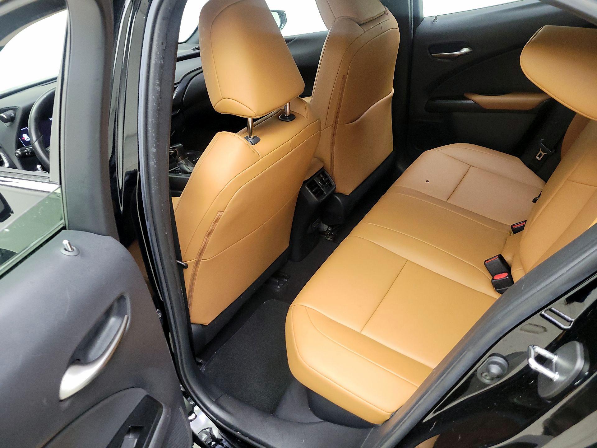 Thumbnail: 2021 Lexus UX - 19