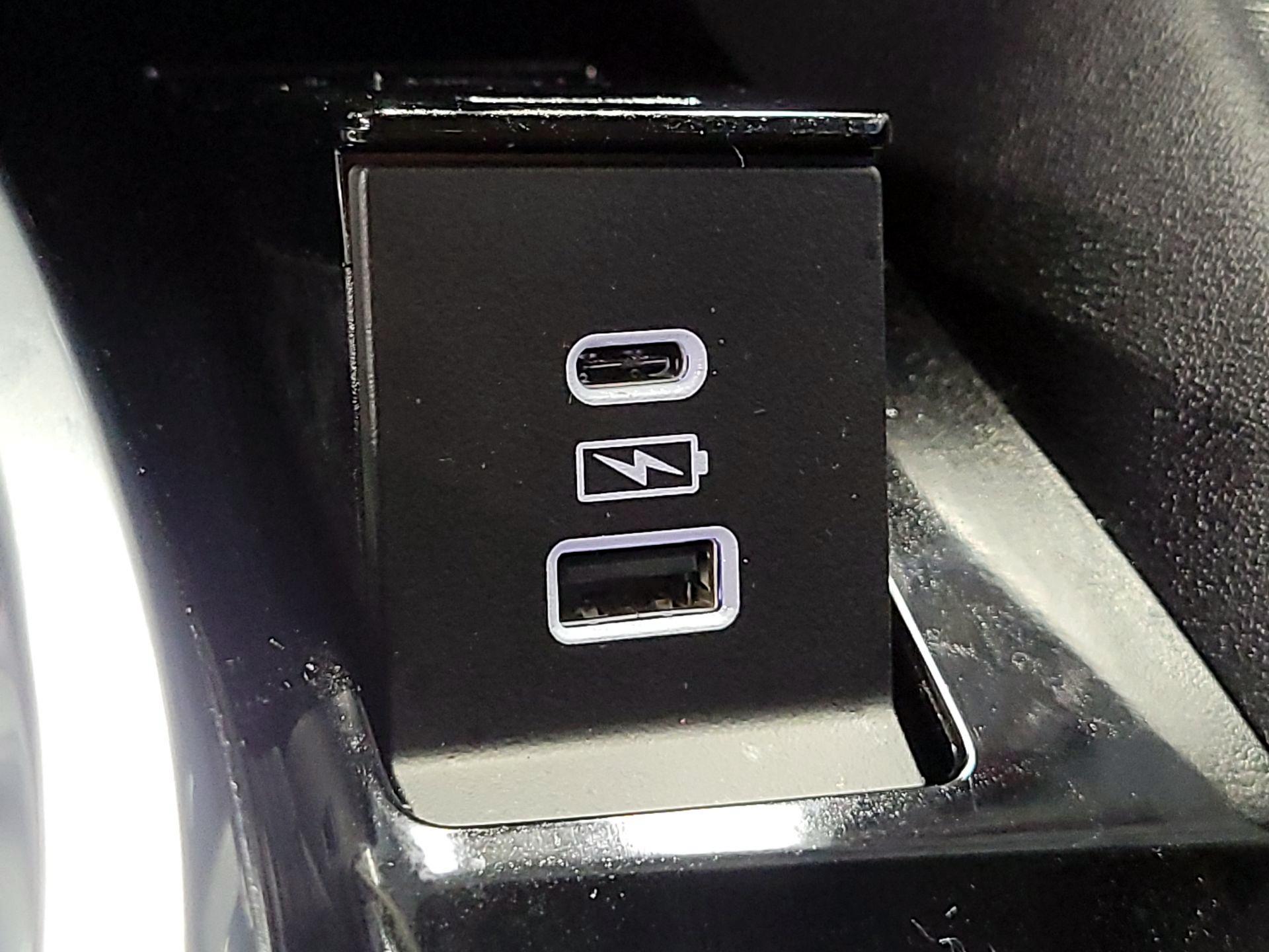 Thumbnail: 2022 Acura MDX - 19