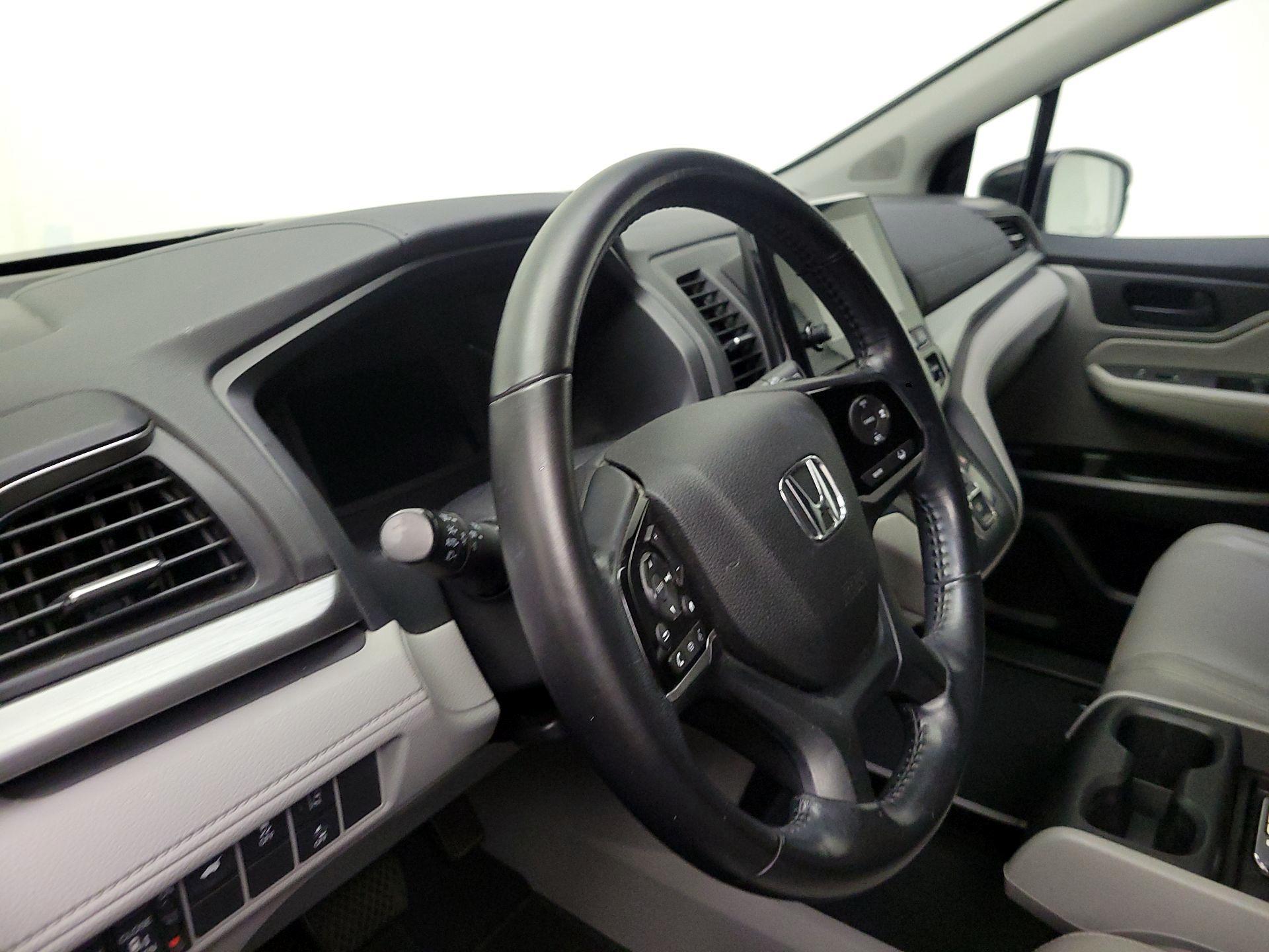 Thumbnail: 2018 Honda Odyssey - 9