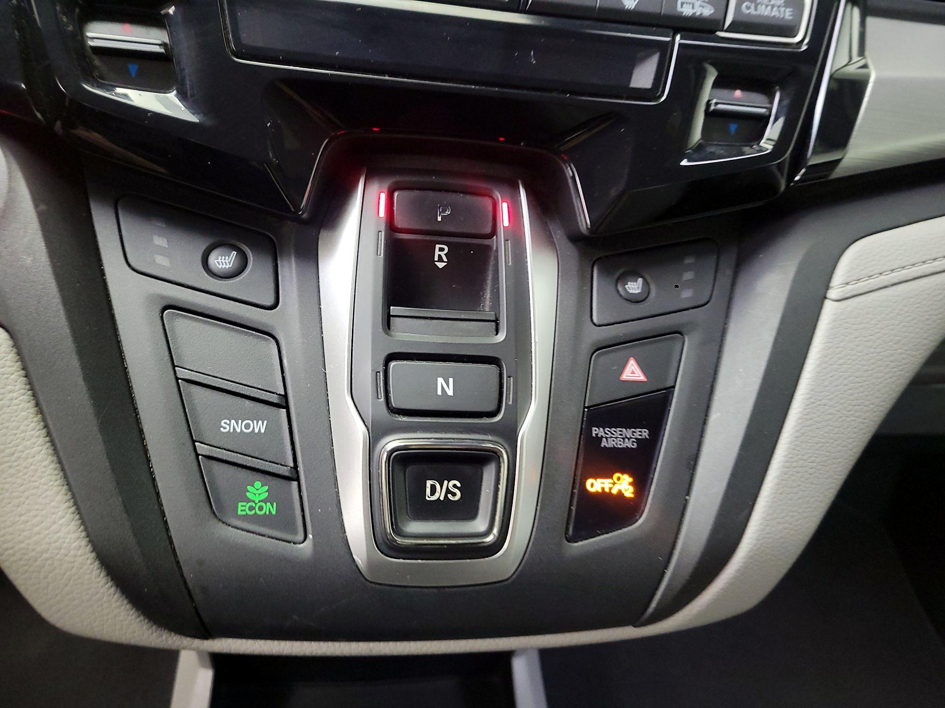 Thumbnail: 2018 Honda Odyssey - 17