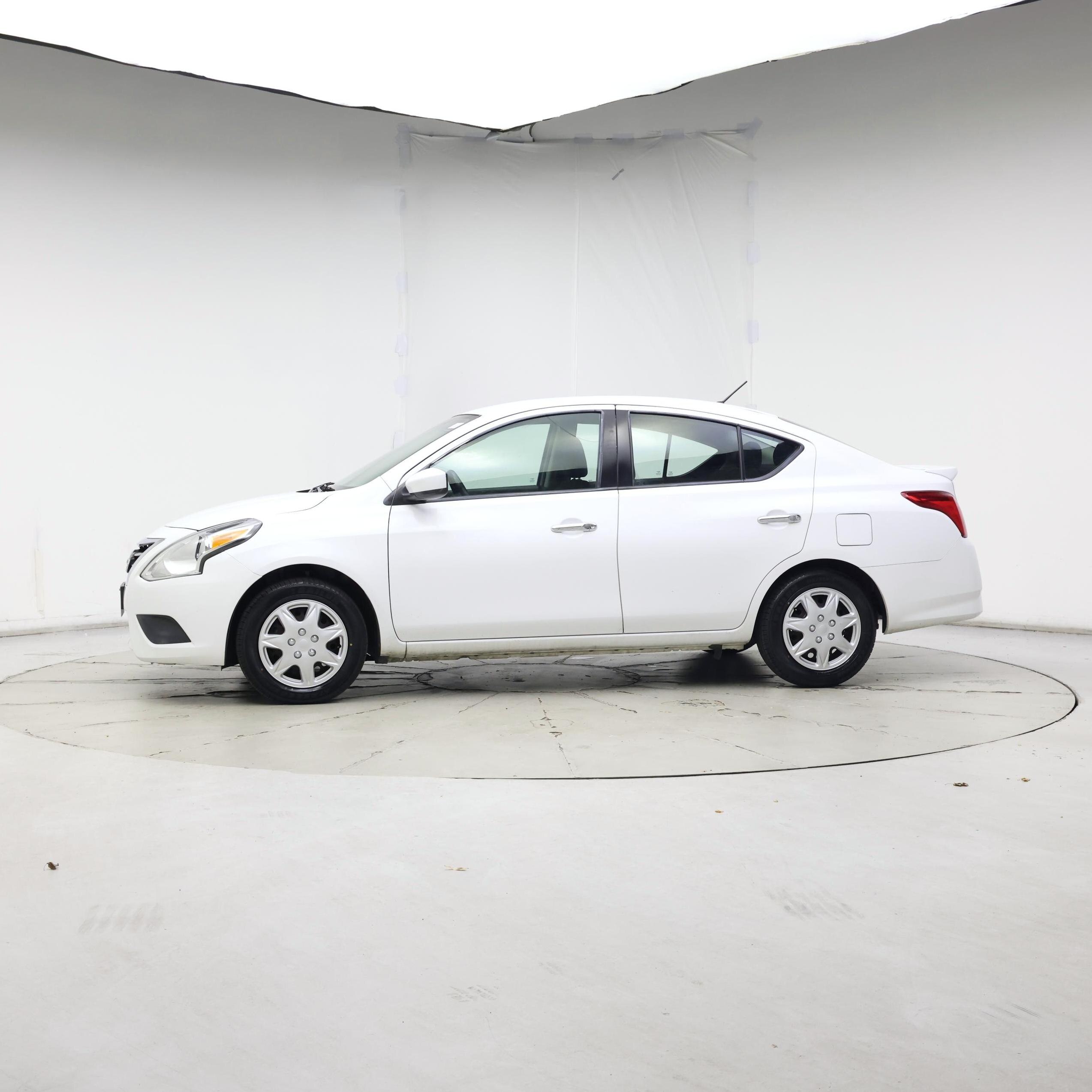 Thumbnail: 2019 Nissan Versa - 3