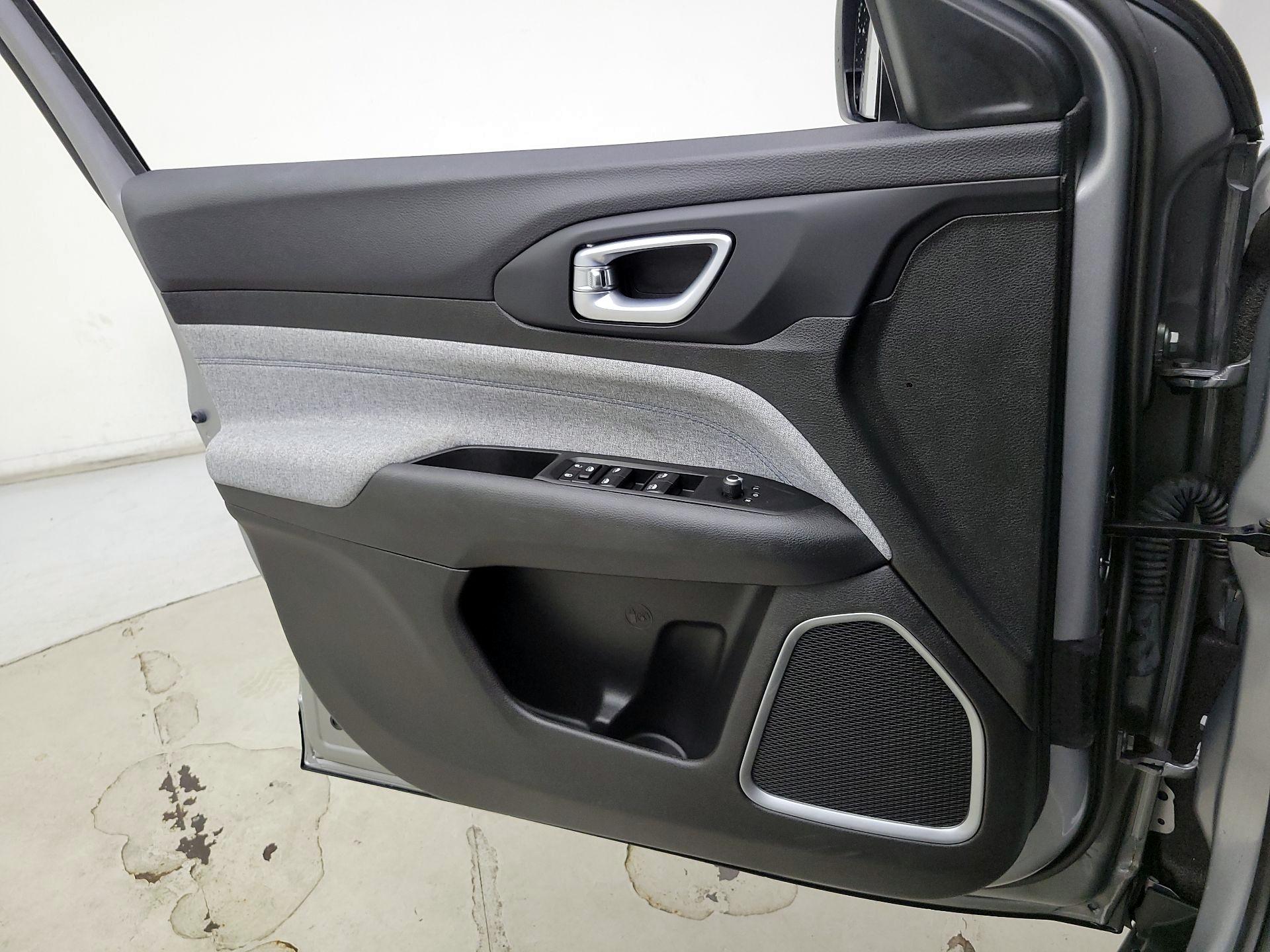 Thumbnail: 2022 Jeep Compass - 12