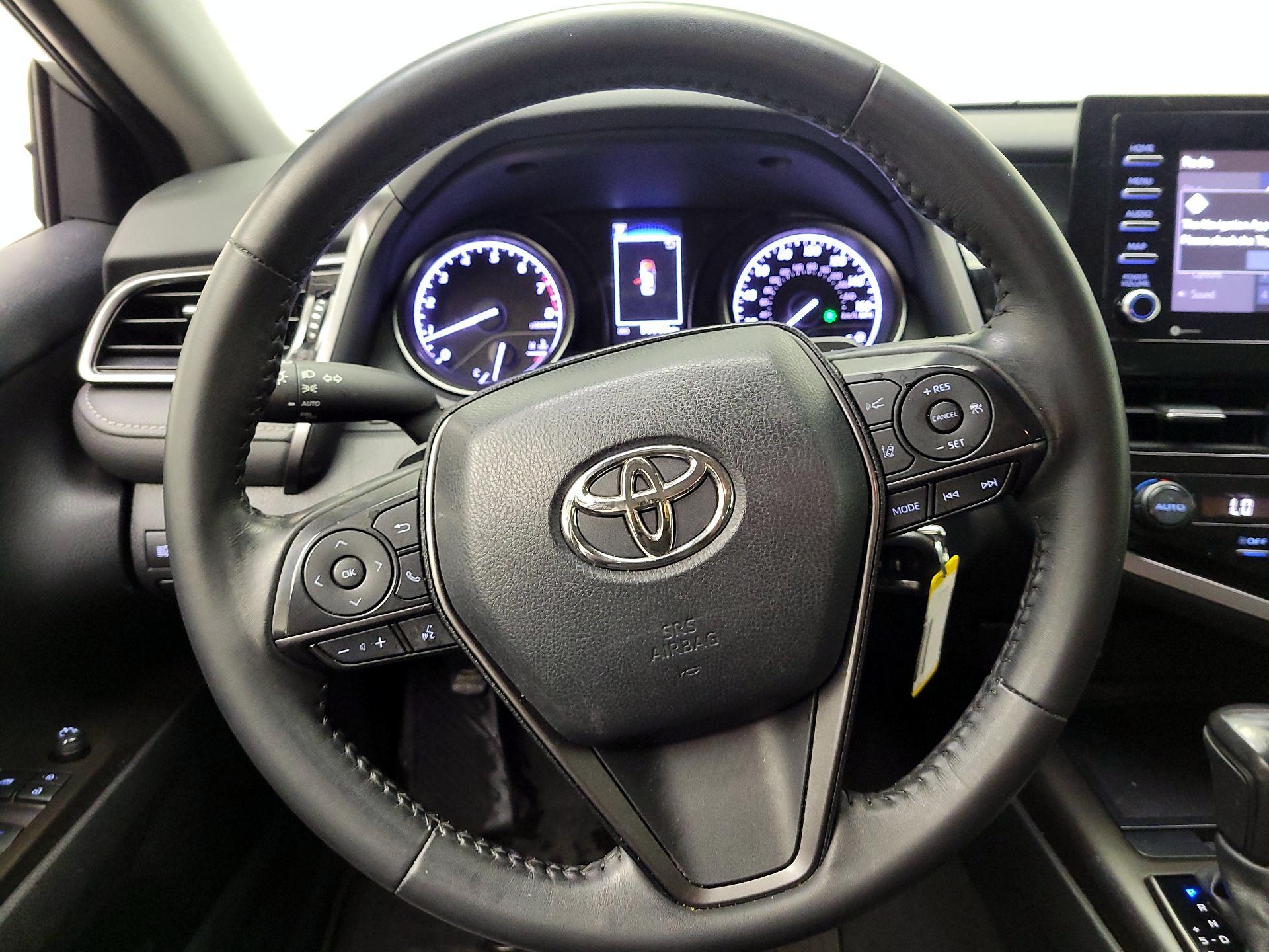 Thumbnail: 2021 Toyota Camry - 10