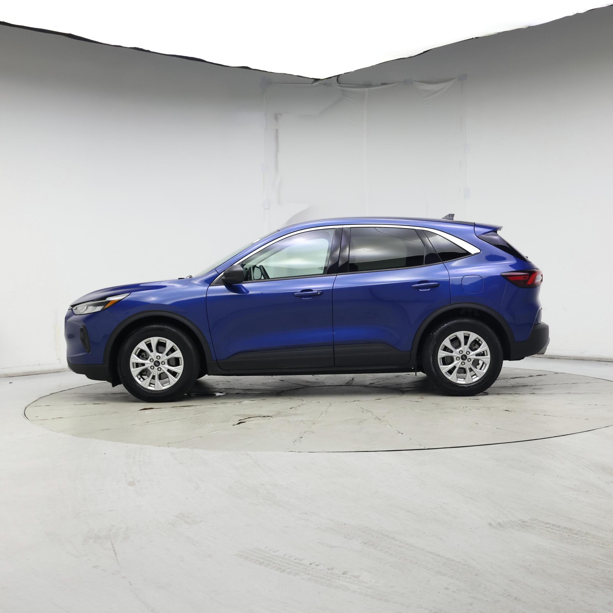 Thumbnail: 2023 Ford Escape - 3