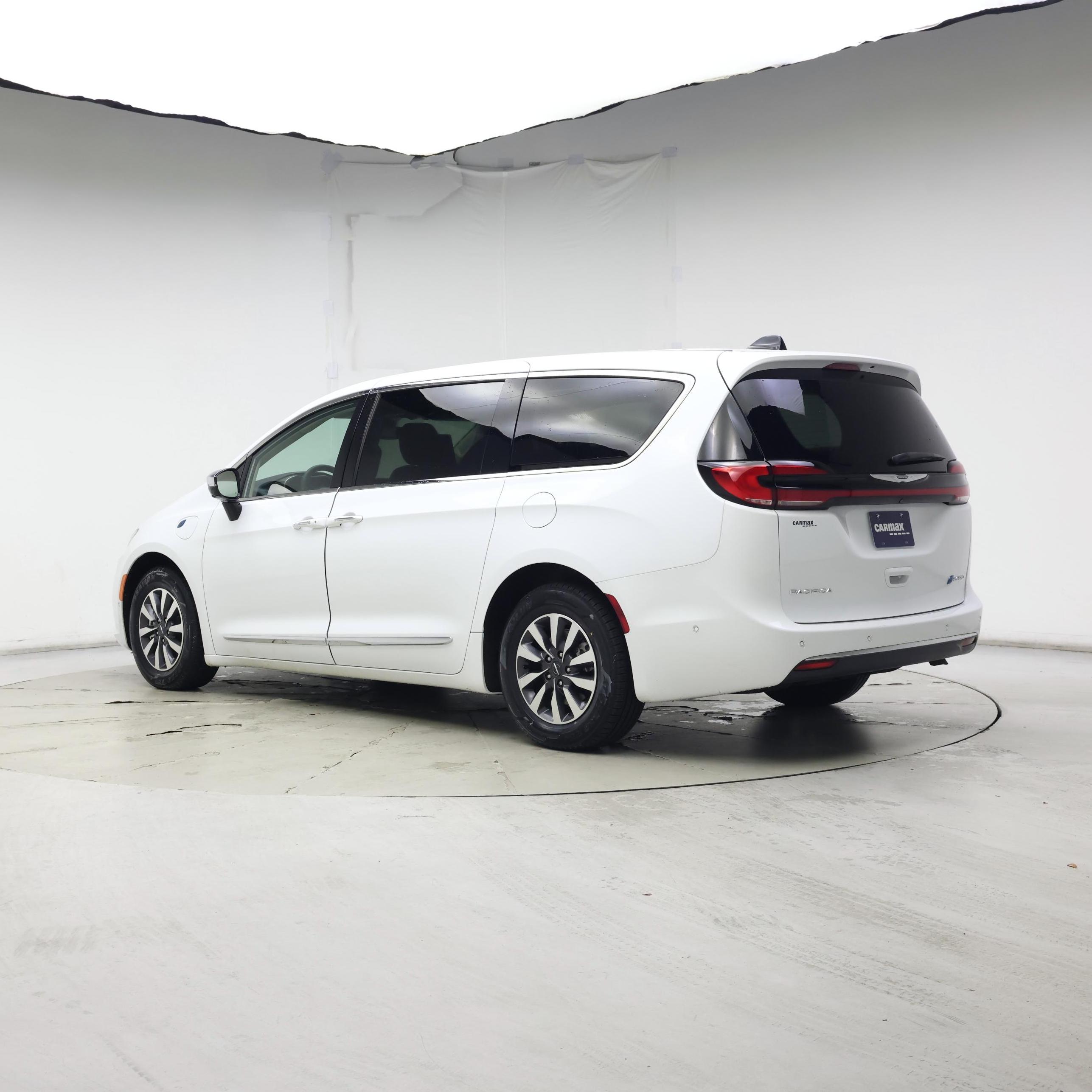 Thumbnail: 2023 Chrysler Pacifica - 2