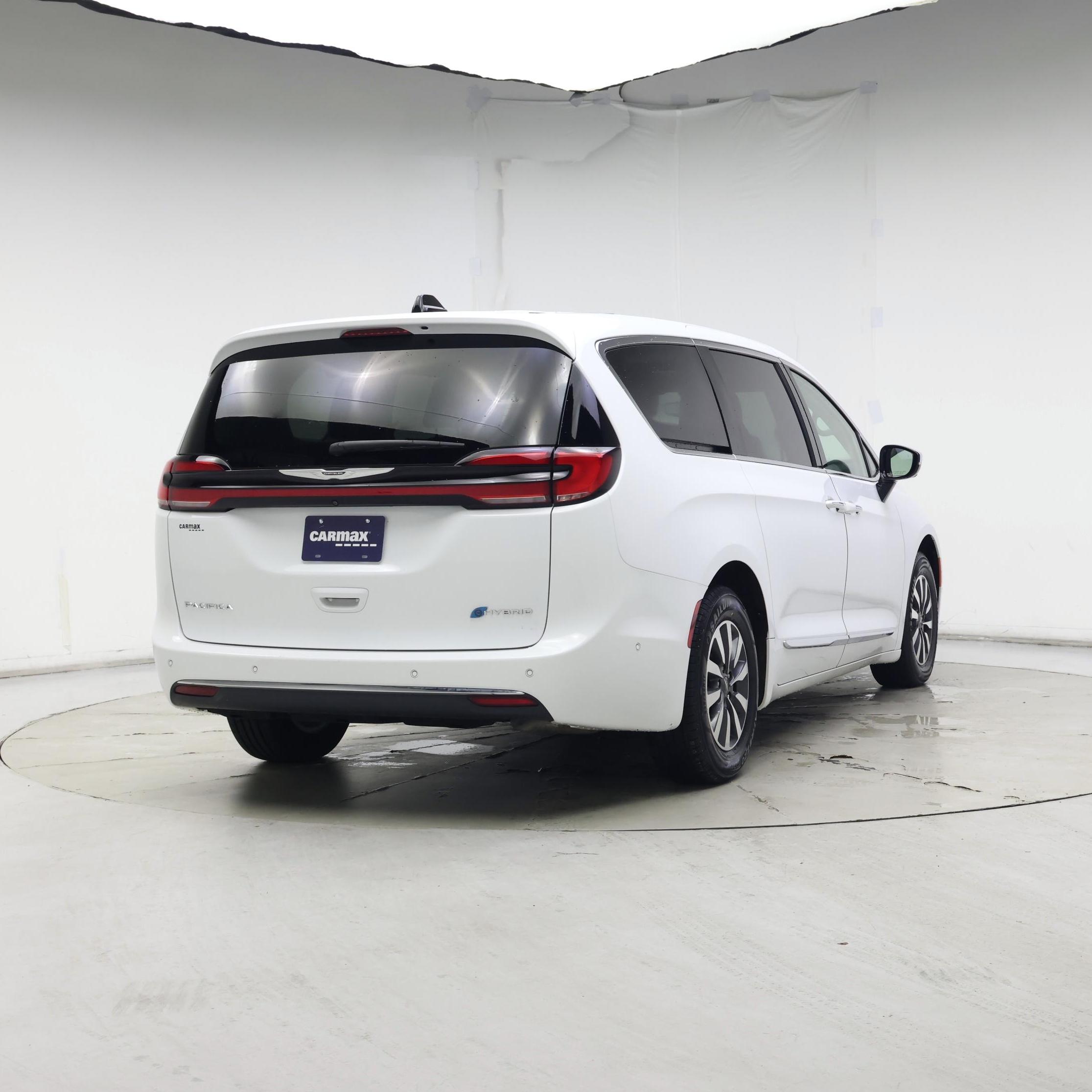 Thumbnail: 2023 Chrysler Pacifica - 8