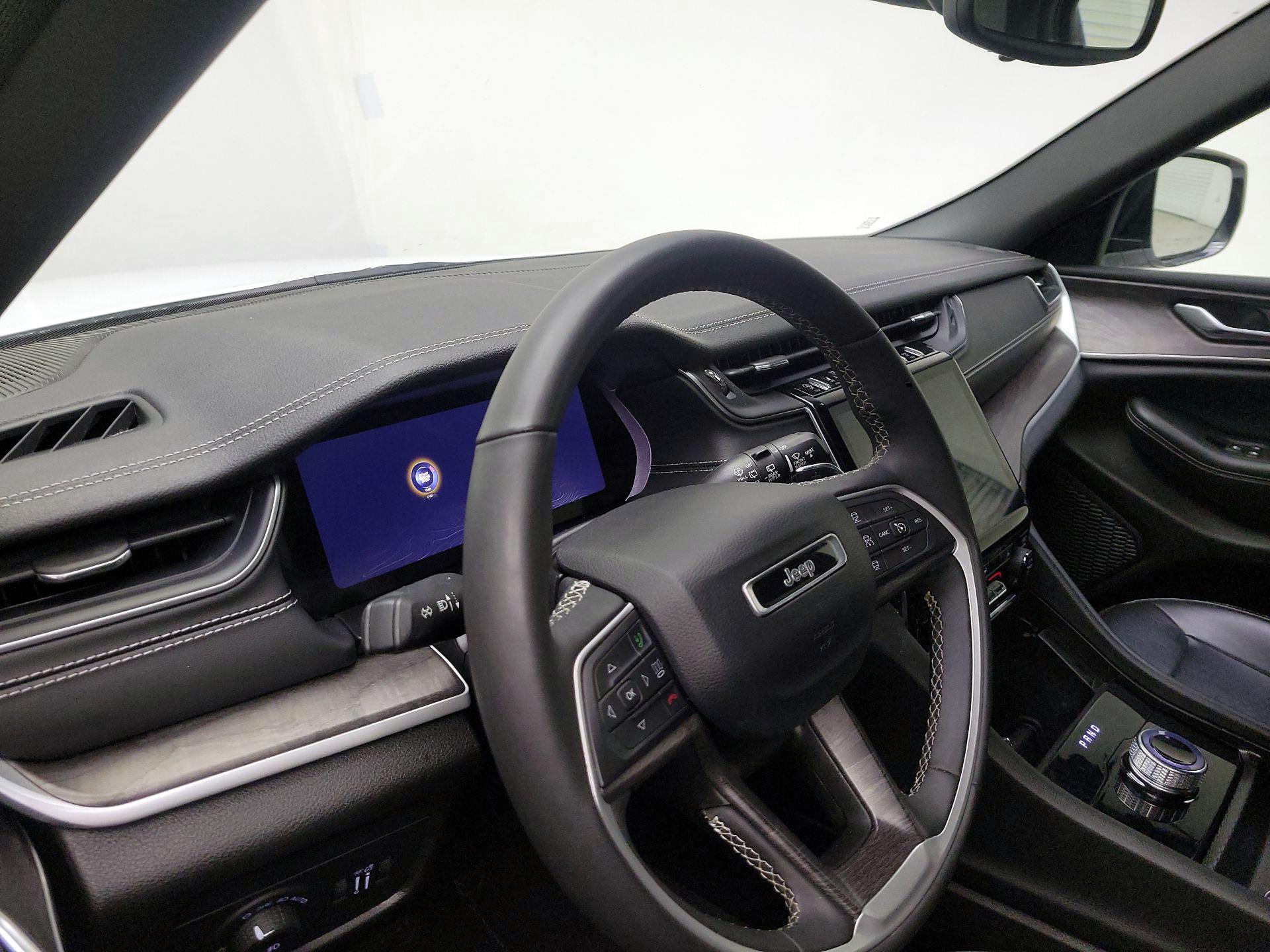 Thumbnail: 2024 Jeep Grand Cherokee - 9