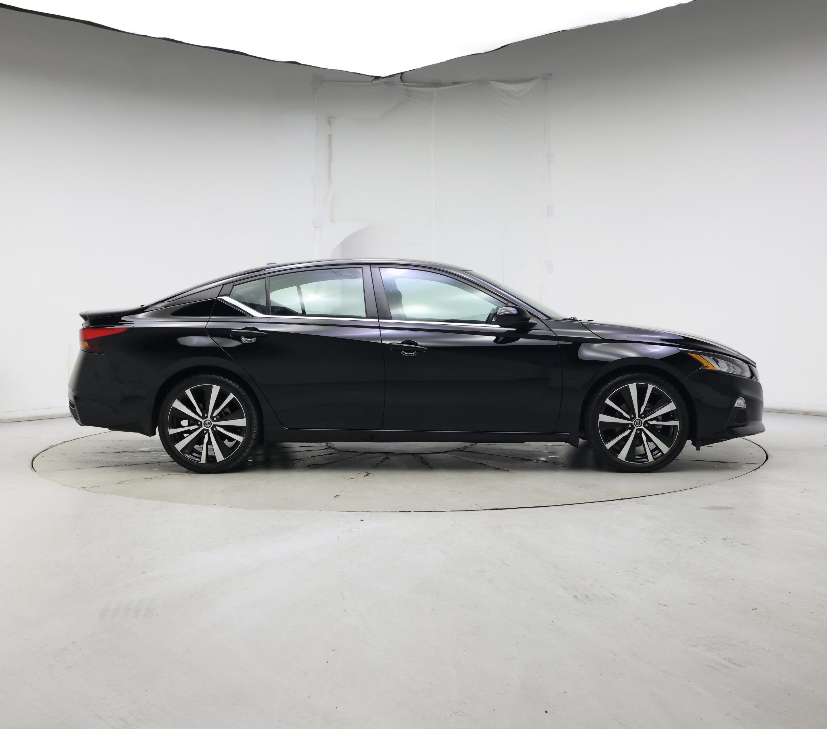 Thumbnail: 2021 Nissan Altima - 7