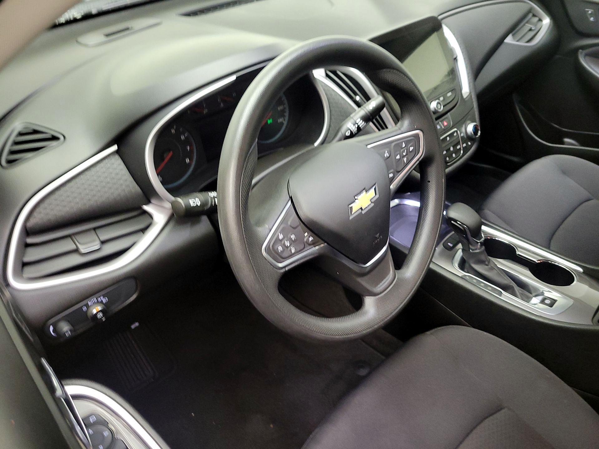 Thumbnail: 2022 Chevrolet Malibu - 9