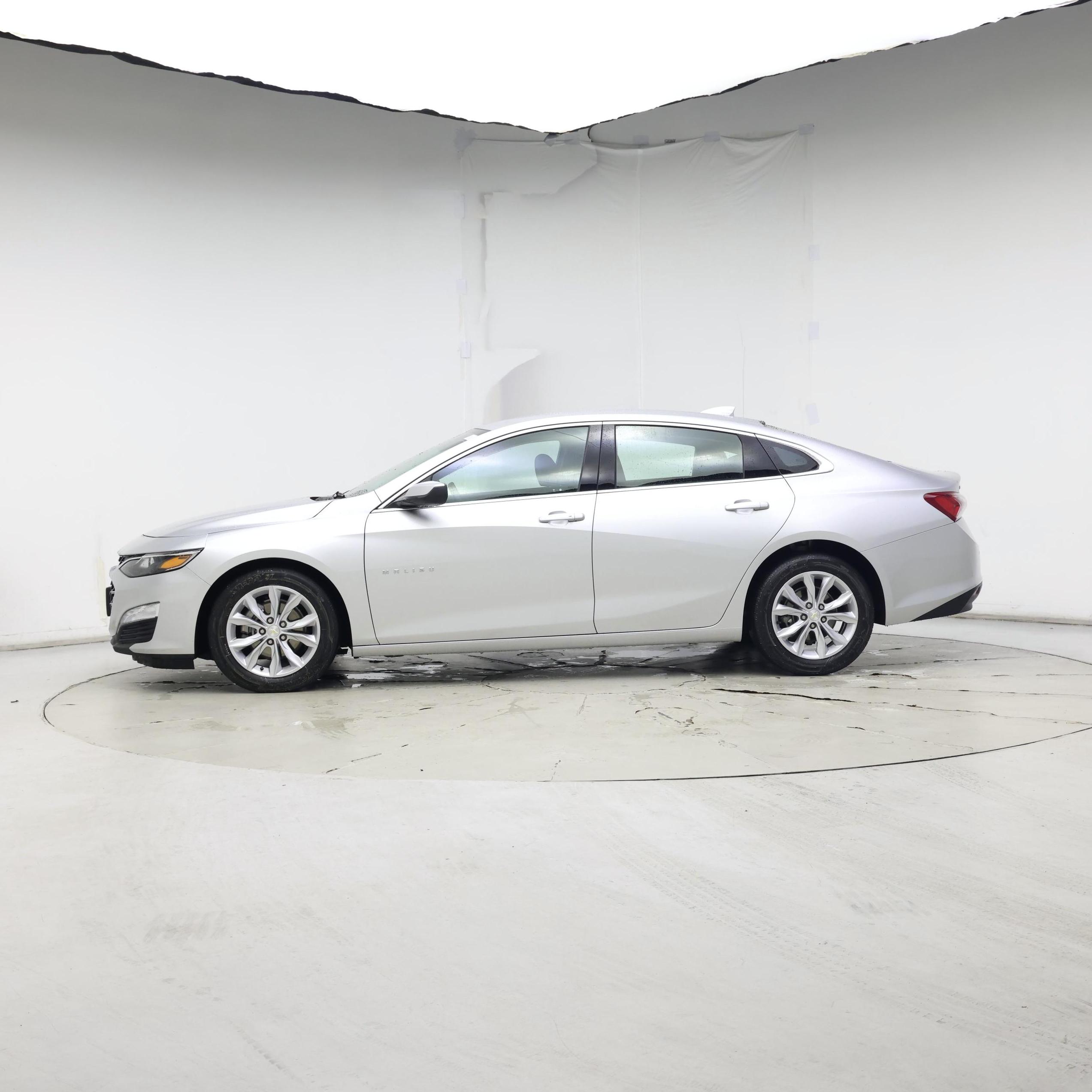 Thumbnail: 2022 Chevrolet Malibu - 3
